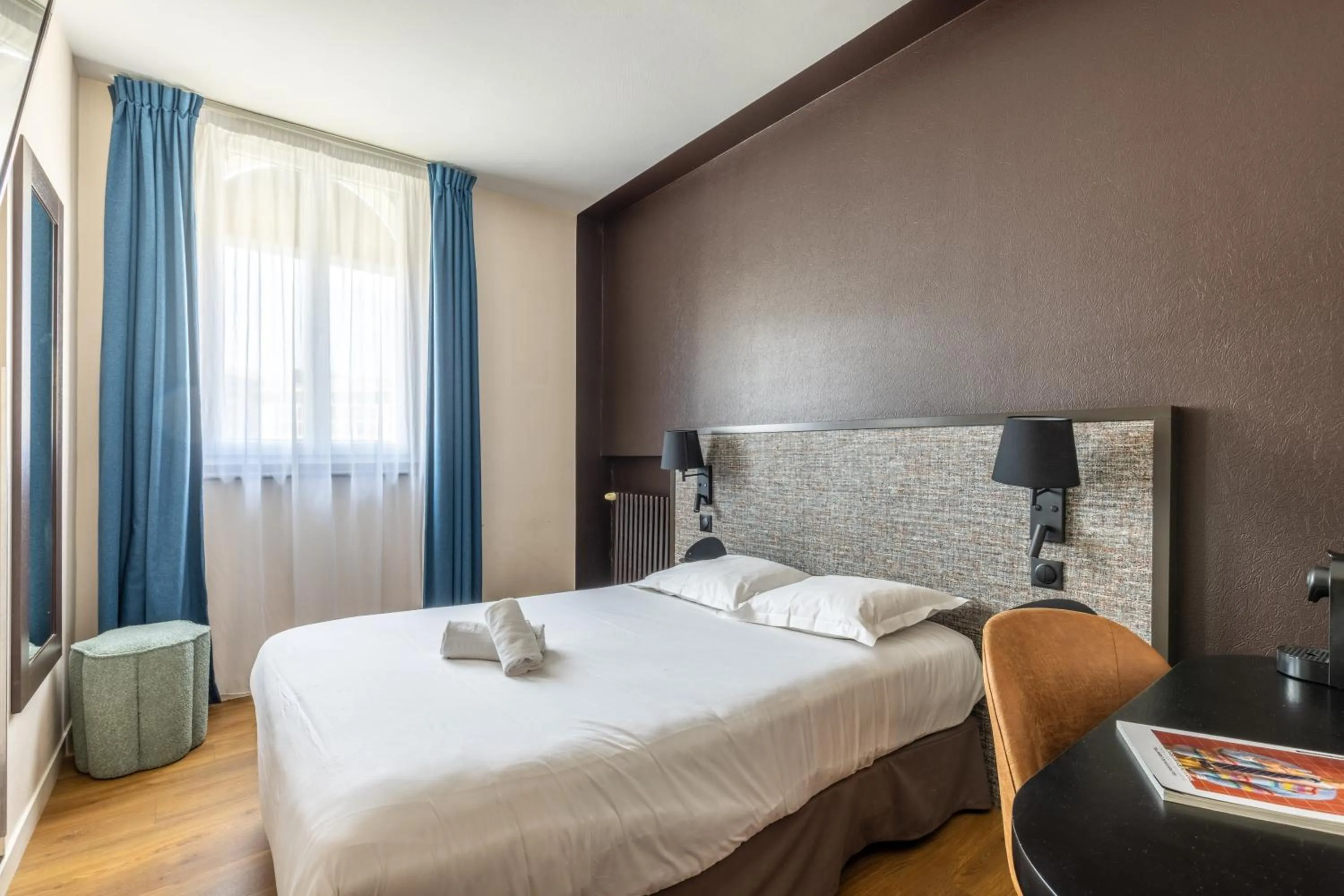 Bed in Hôtel Le Florin