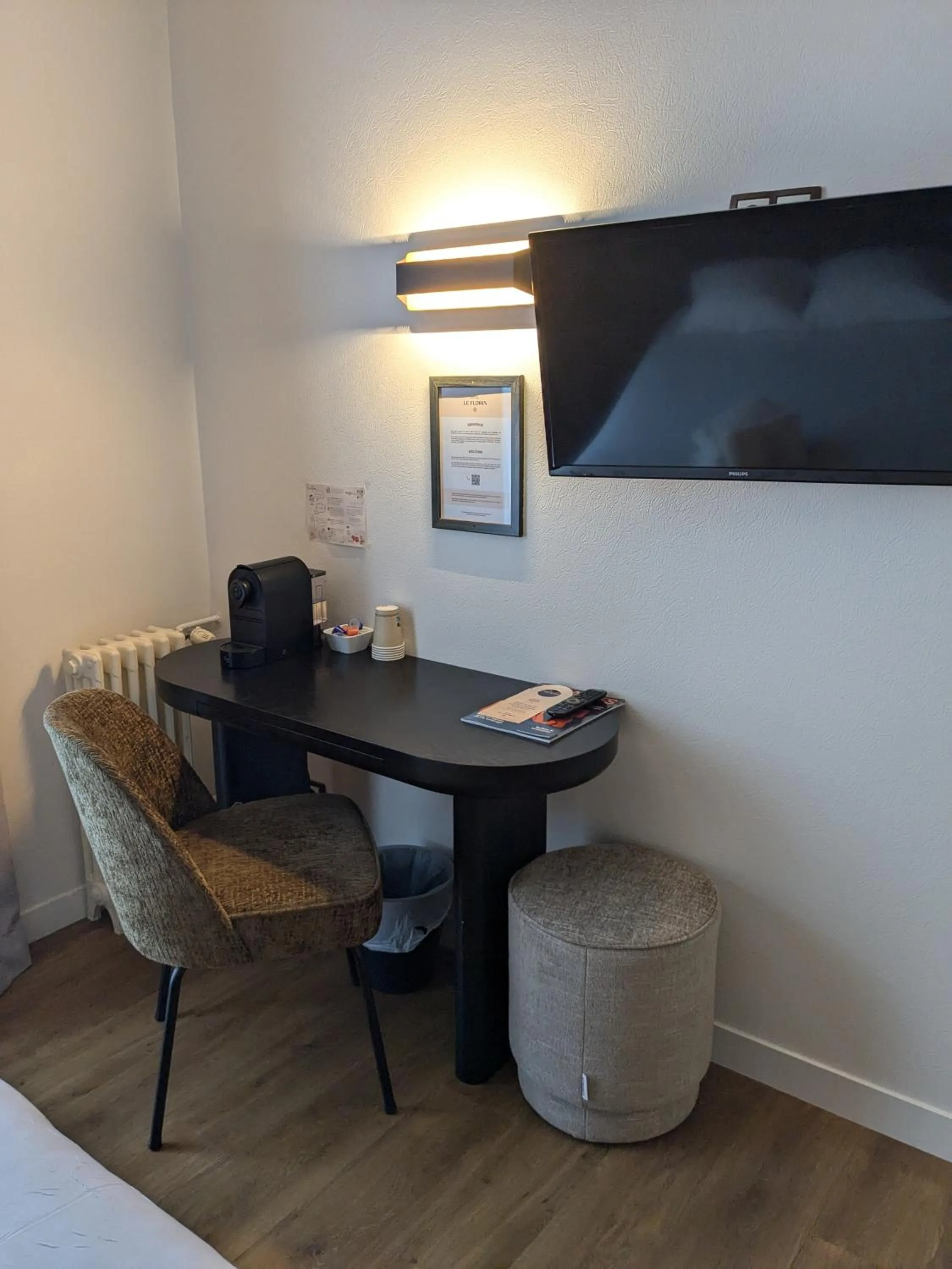 TV and multimedia in Hôtel Le Florin