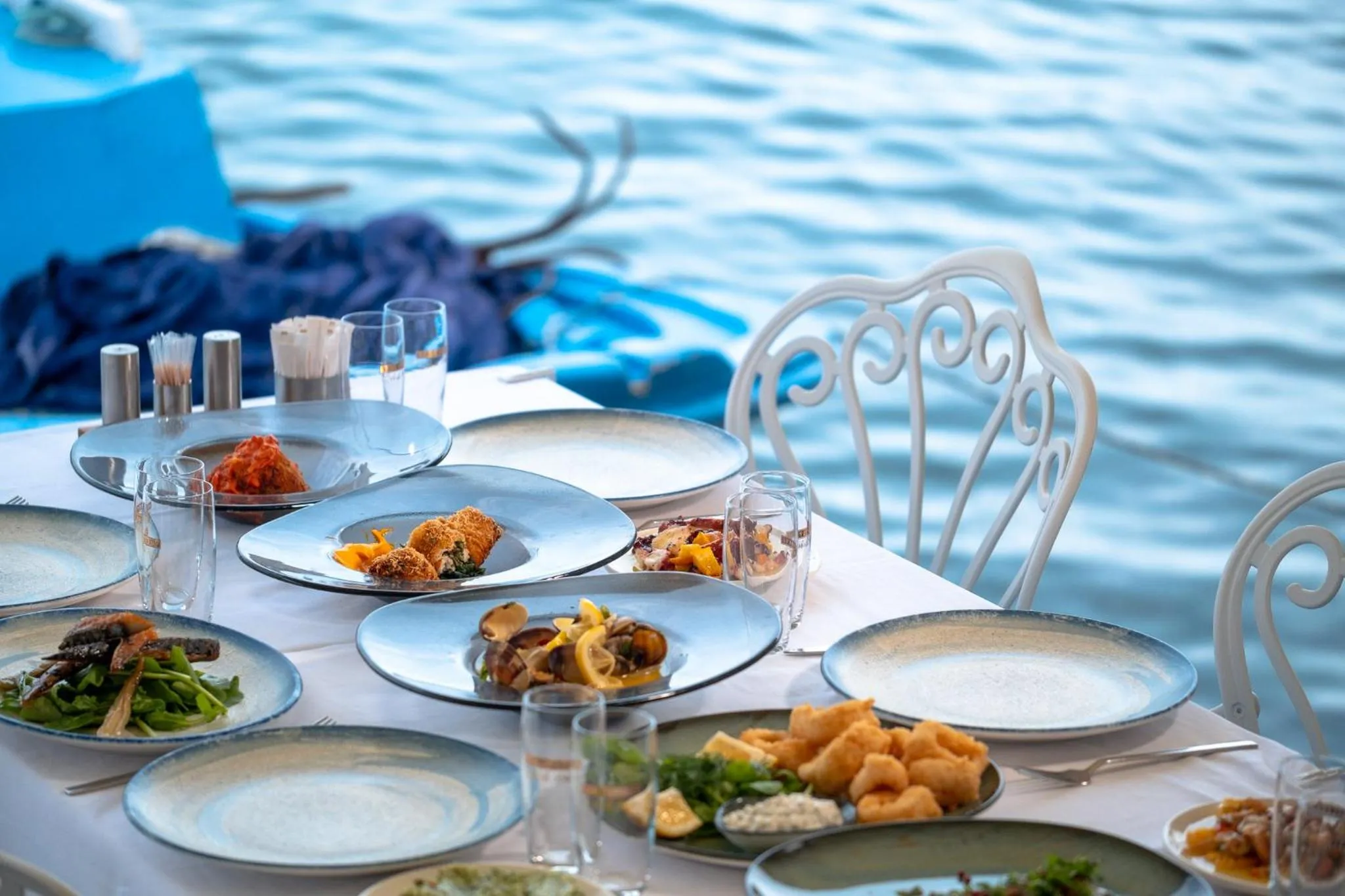 Restaurant/places to eat in Assos Troy Port Hotel