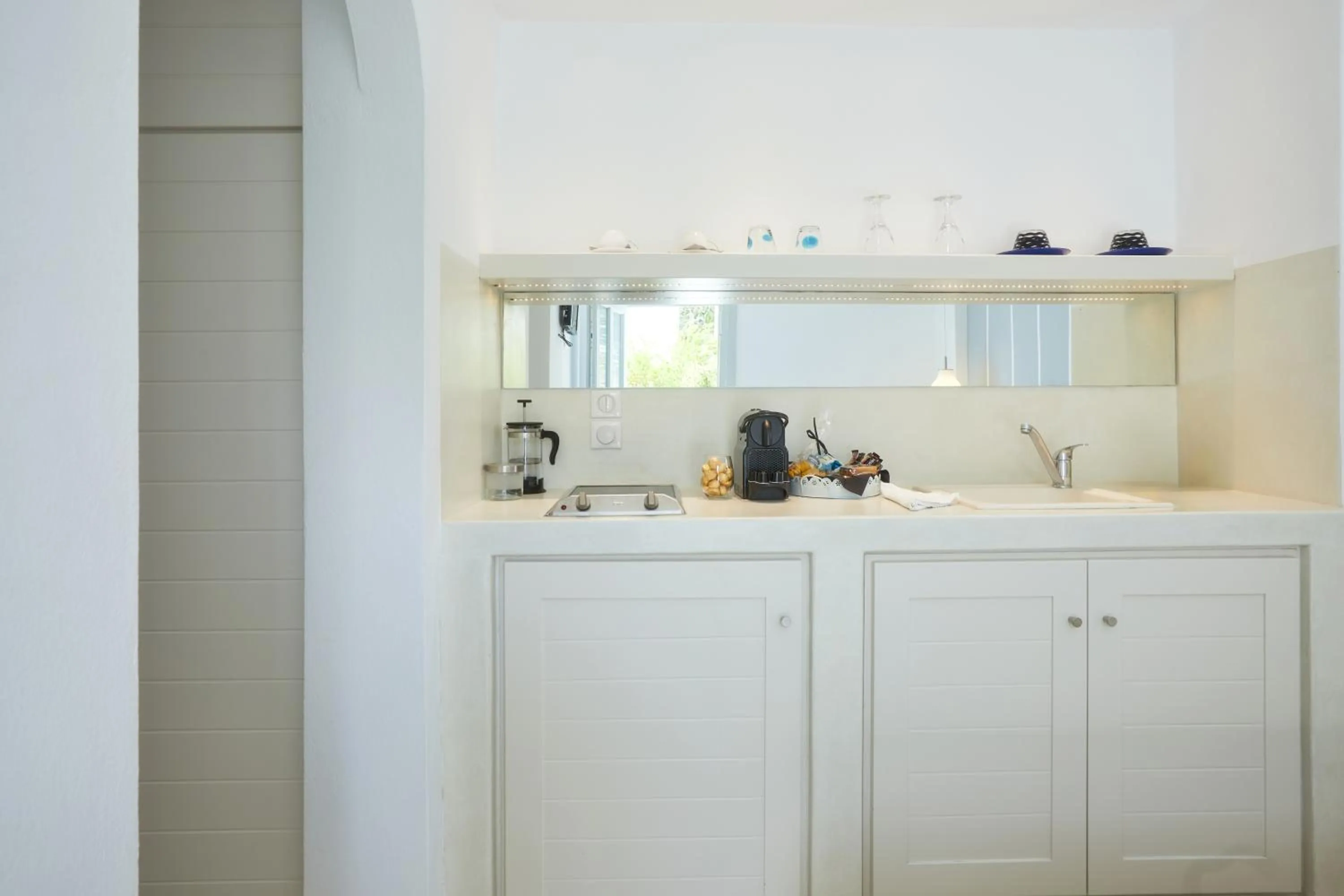 Kitchen or kitchenette in Romantica Suites