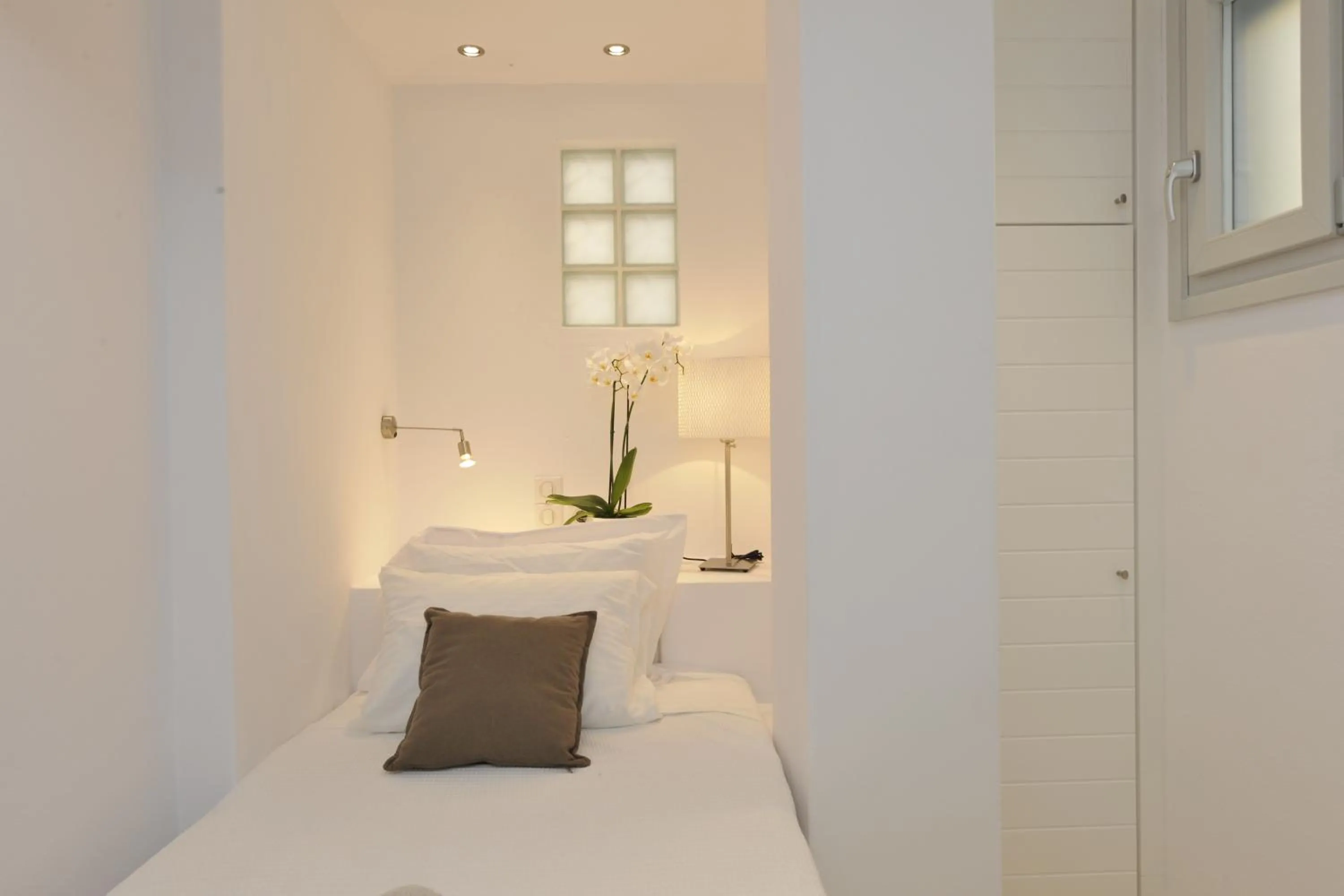 Bed in Romantica Suites