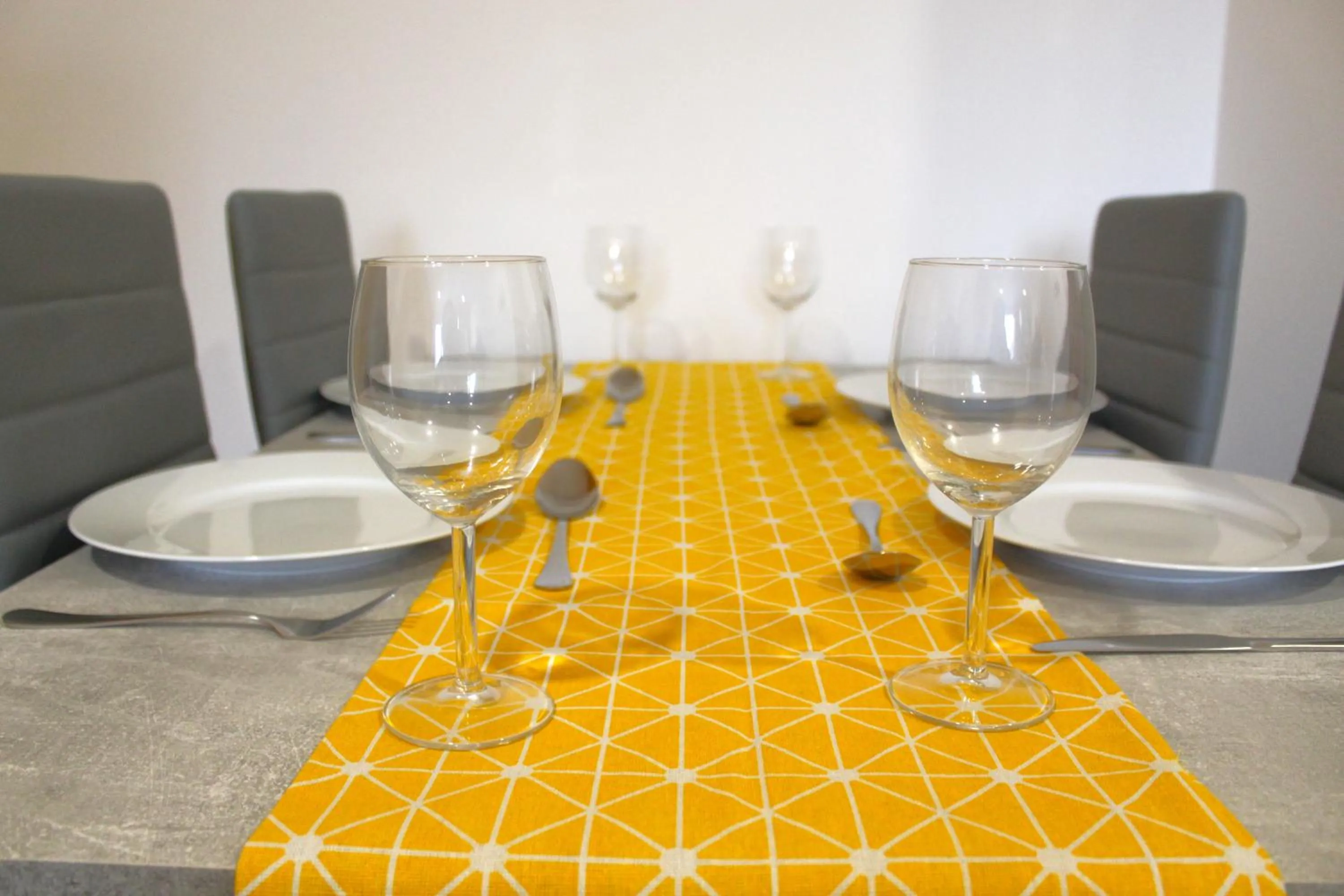 Dining area in Maze apartments and rooms Free parking