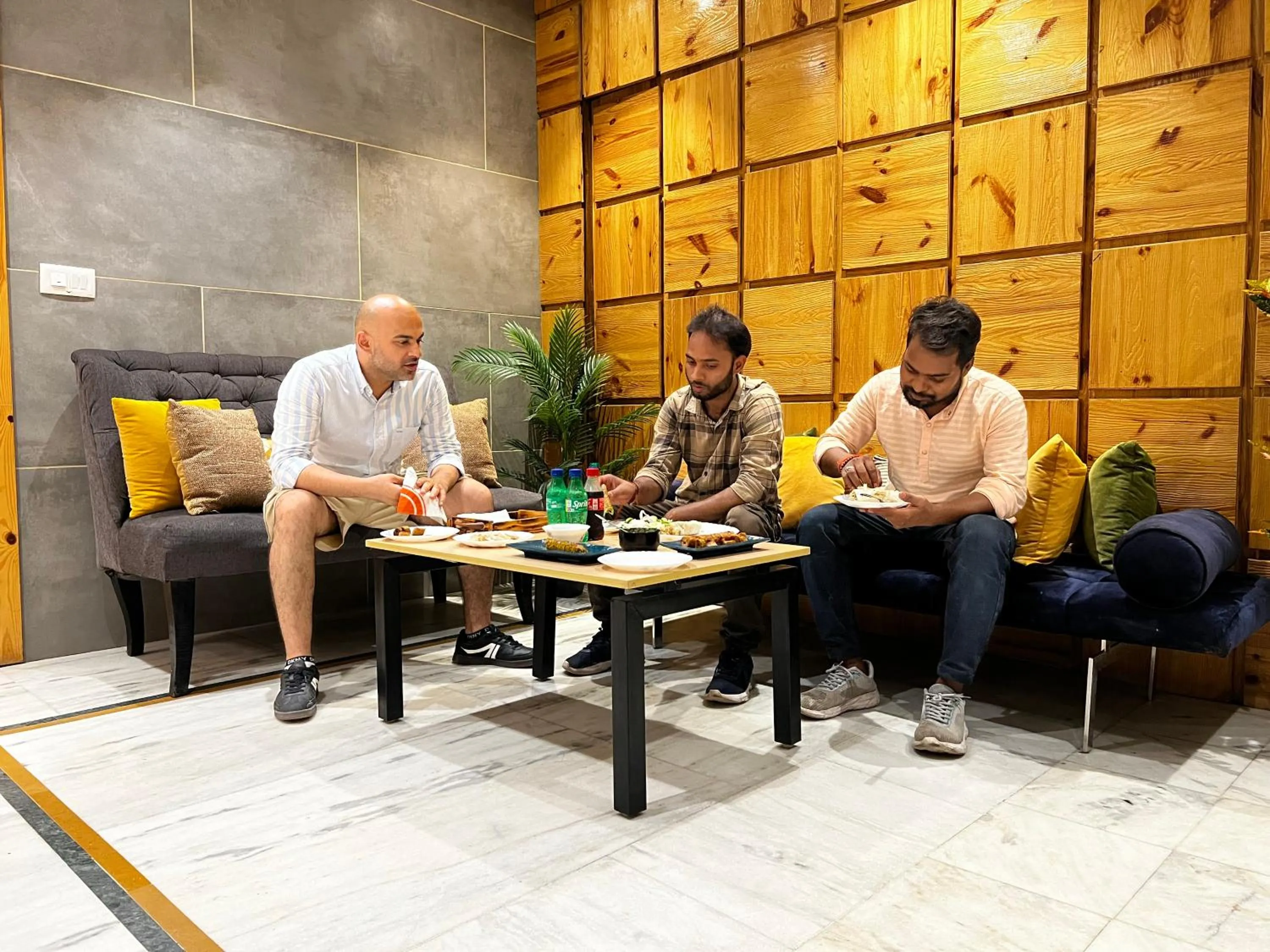 Dining area in Divine Inn Hotel Near Rajouri Garden Main Market