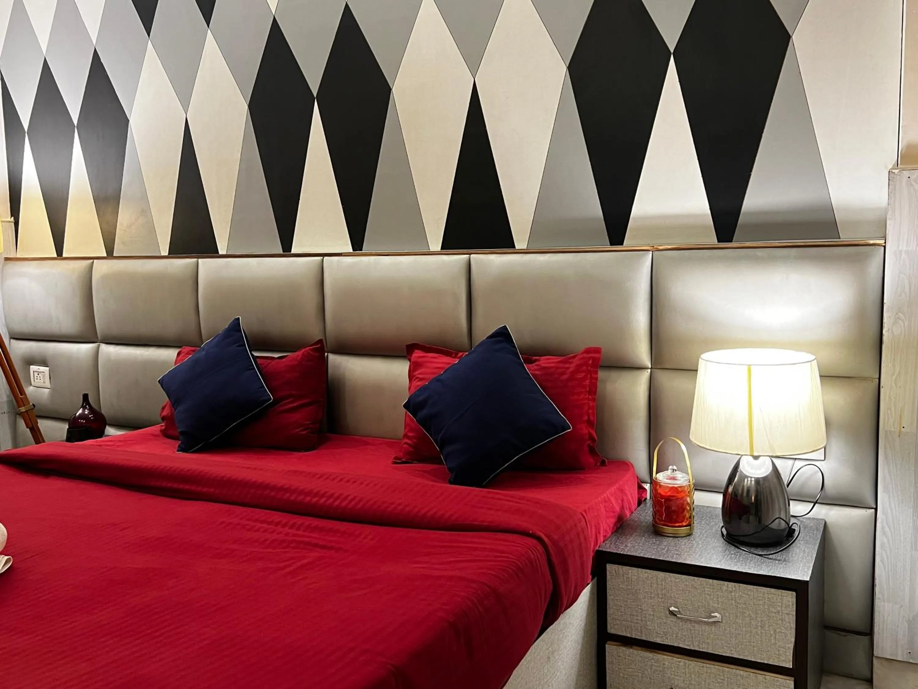 Bed in Divine Inn Hotel Near Rajouri Garden Main Market