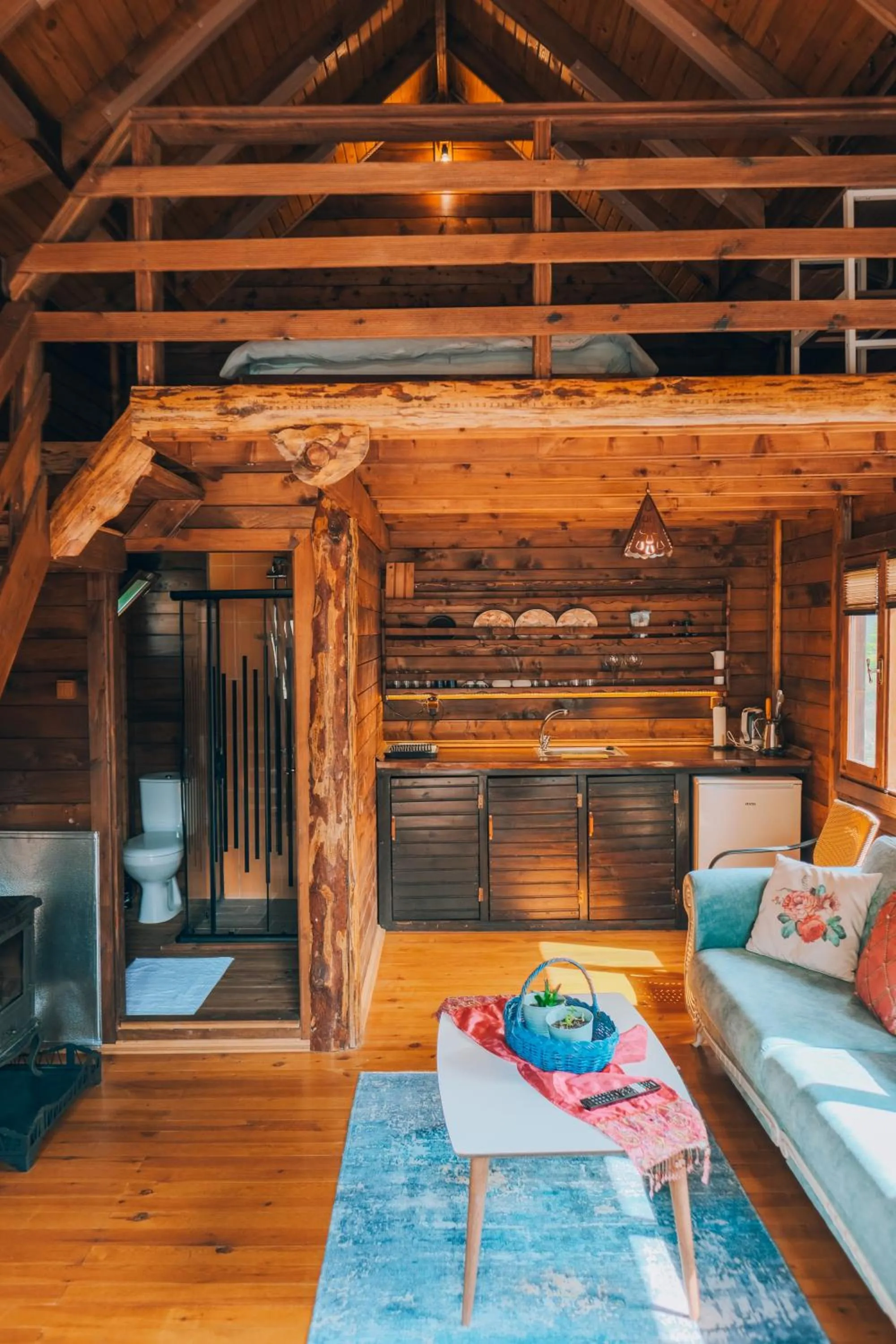 Photo of the whole room in Sapanca Şeker Bungalov