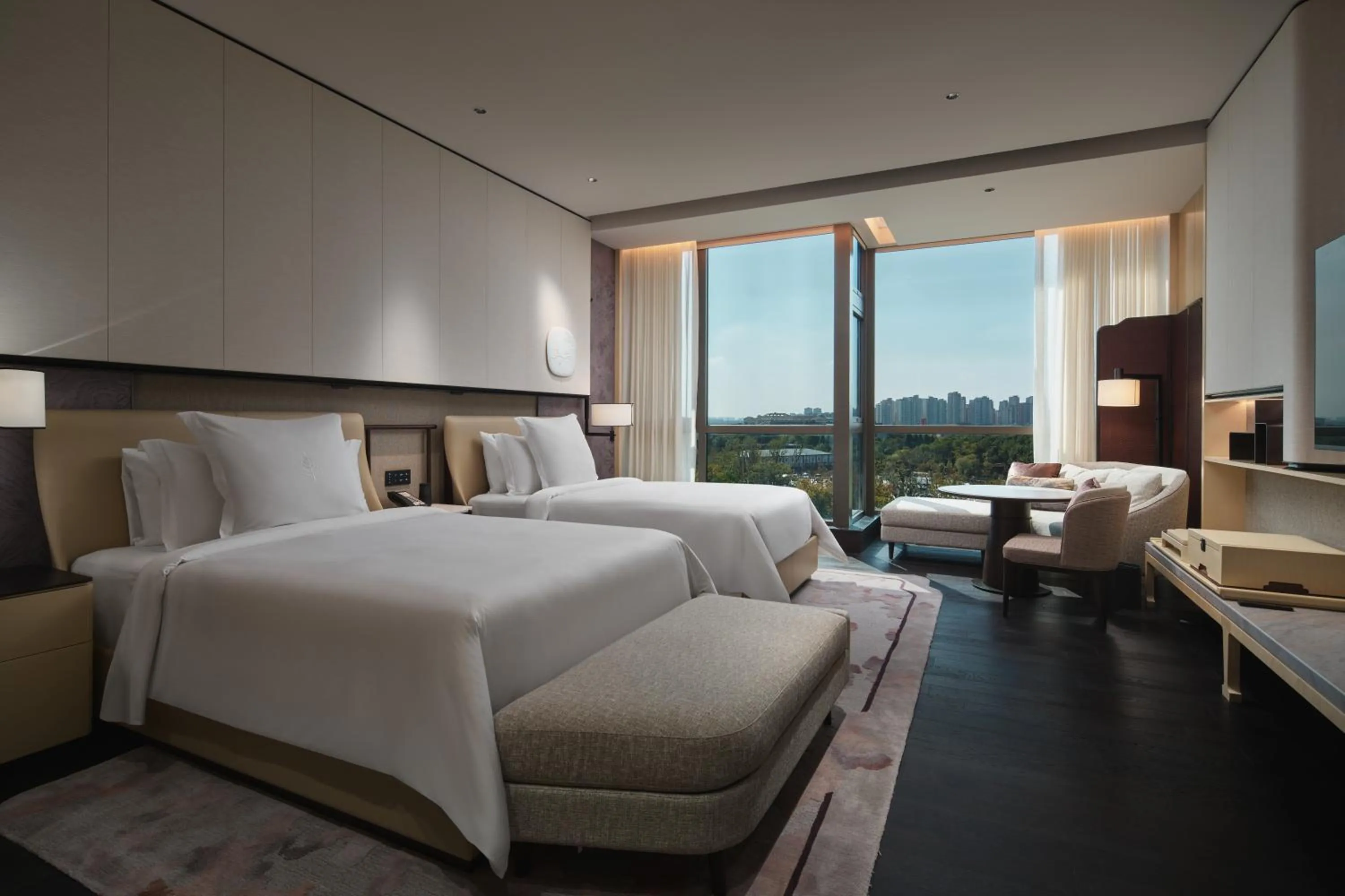 Photo of the whole room, Bed in Four Seasons Hotel Suzhou