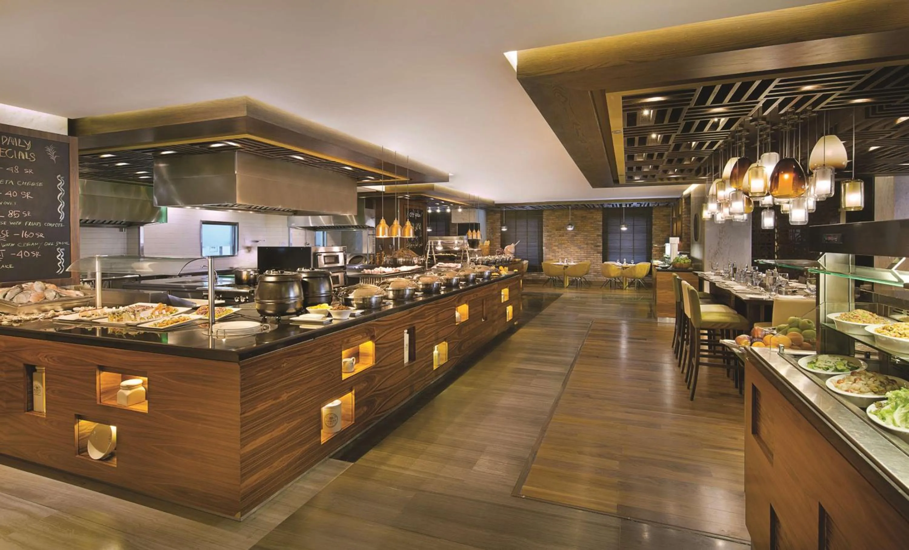 Restaurant/places to eat in DoubleTree by Hilton Hotel Riyadh - Al Muroj Business Gate