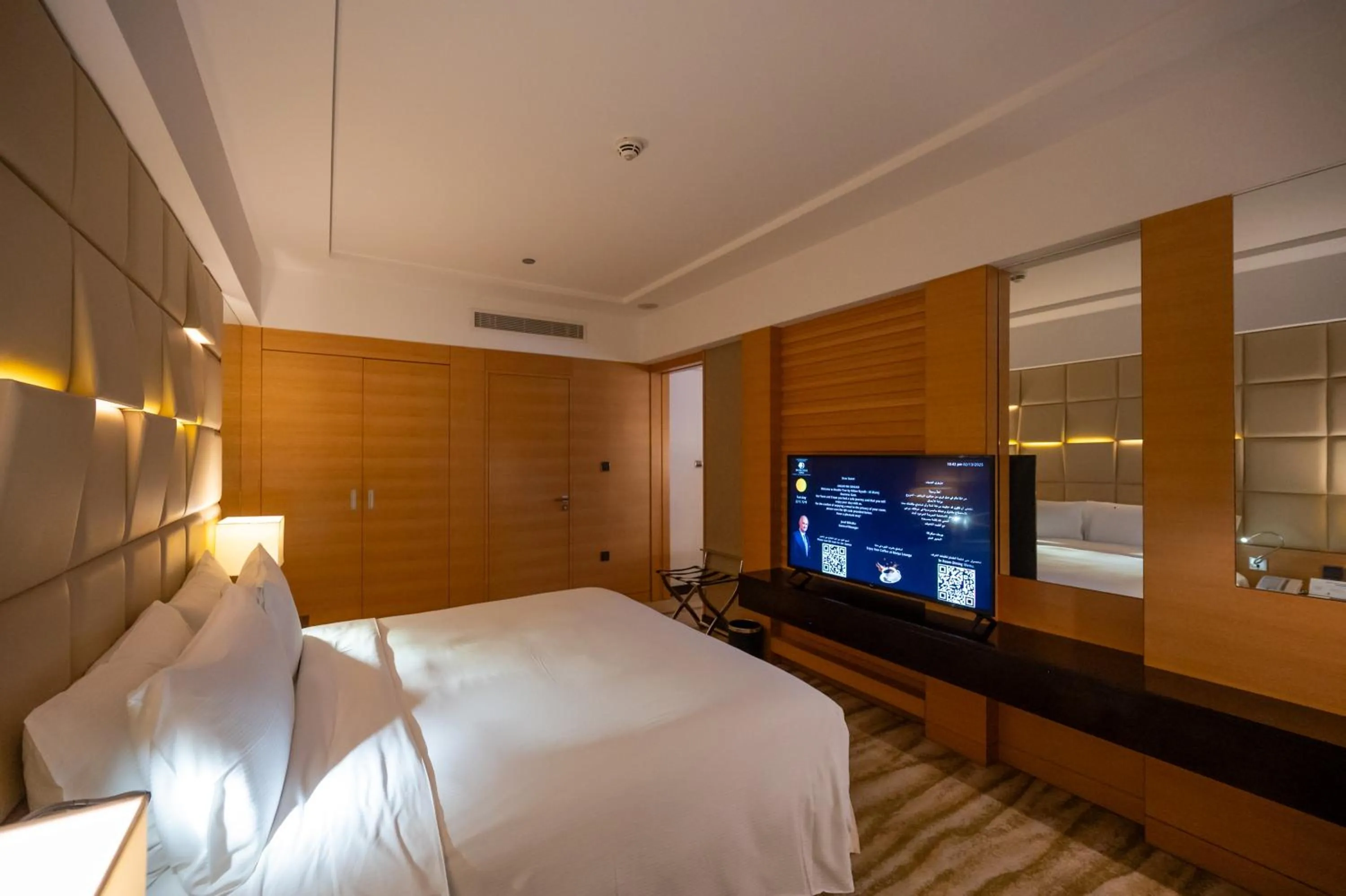 Communal lounge/ TV room, Bed in DoubleTree by Hilton Hotel Riyadh - Al Muroj Business Gate
