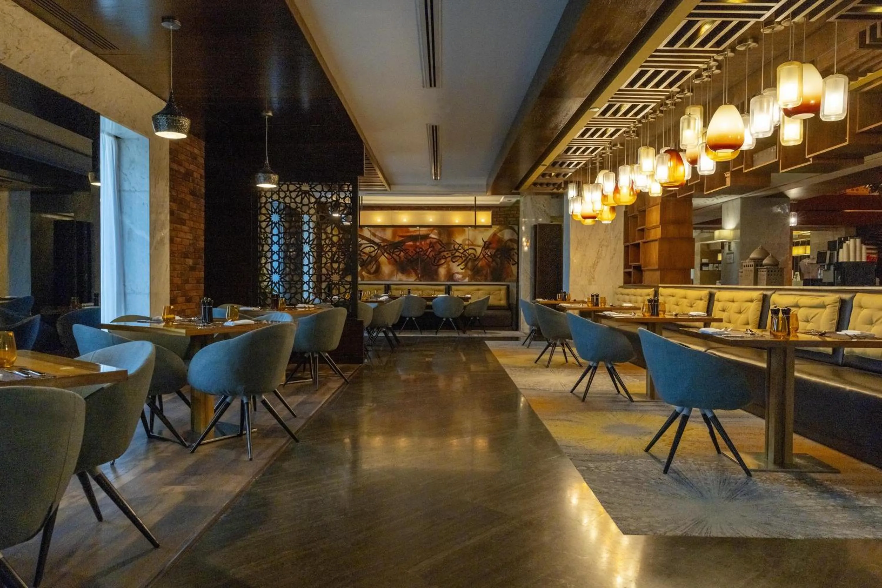 Restaurant/places to eat in DoubleTree by Hilton Hotel Riyadh - Al Muroj Business Gate