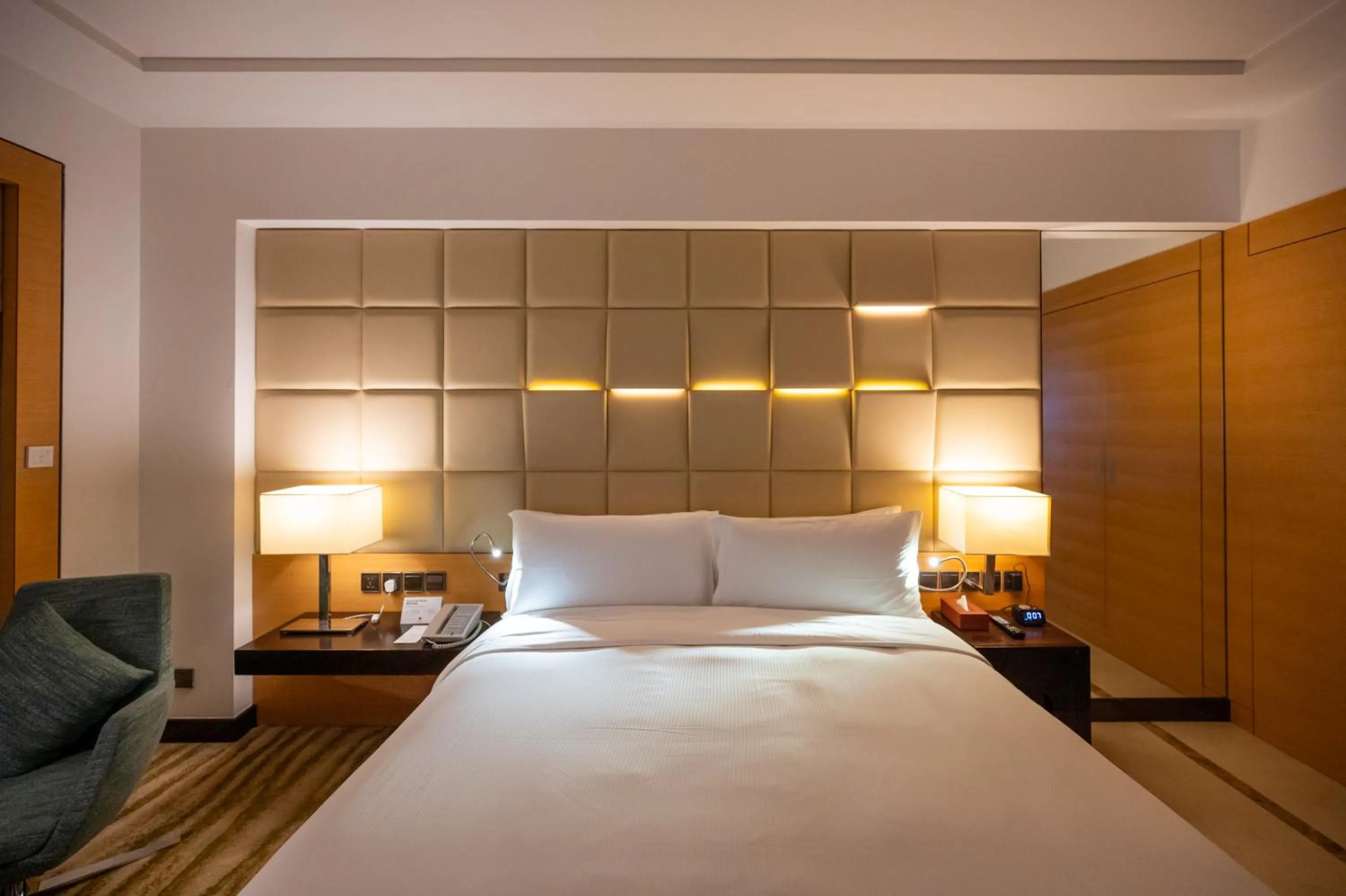 Bed in DoubleTree by Hilton Hotel Riyadh - Al Muroj Business Gate