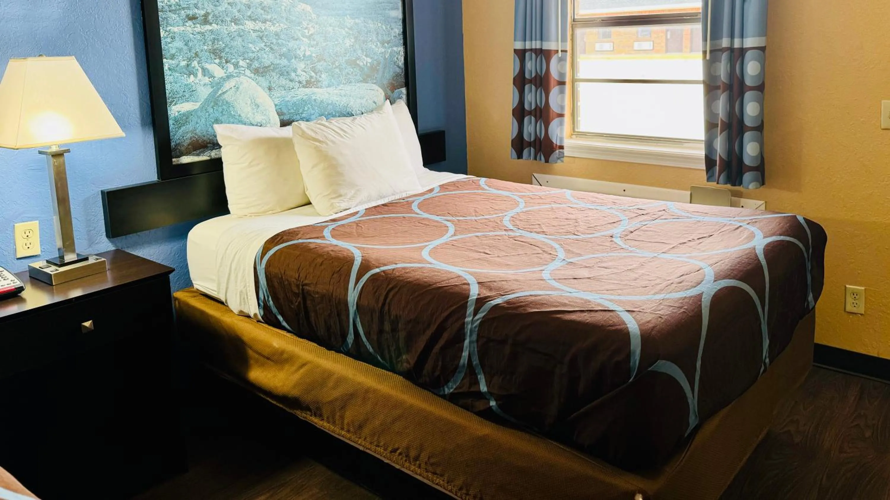 Bed in Super 8 by Wyndham Henryetta