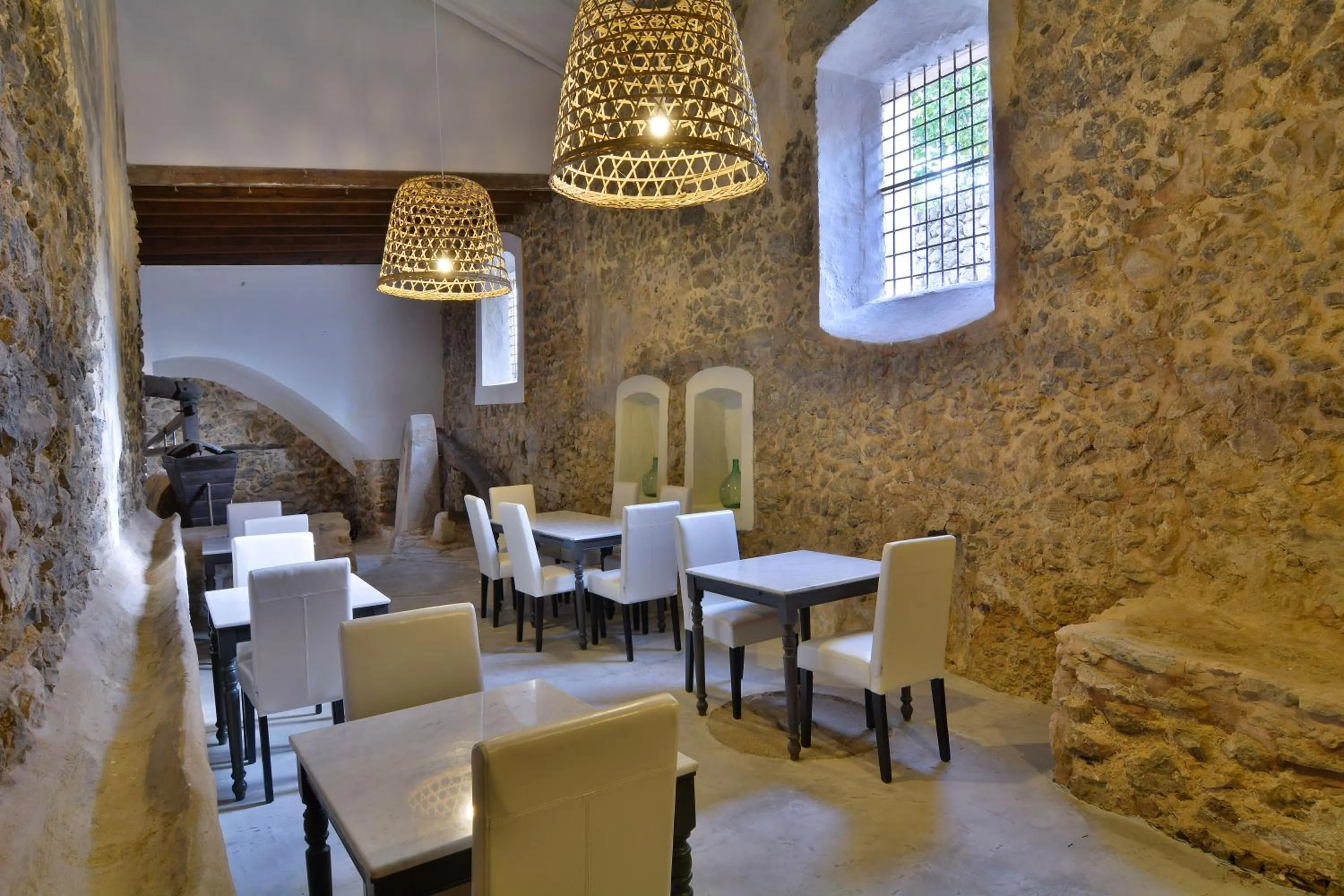 Restaurant/places to eat in Hotel Turixant