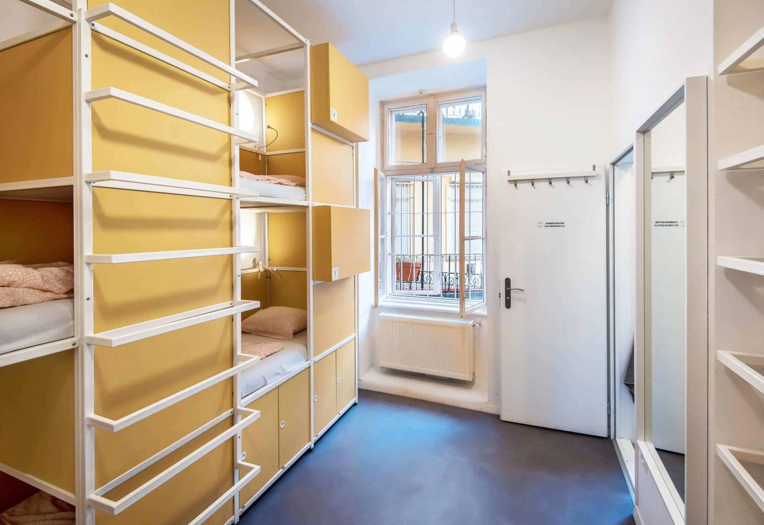 Bedroom, Bed in Avenue Hostel