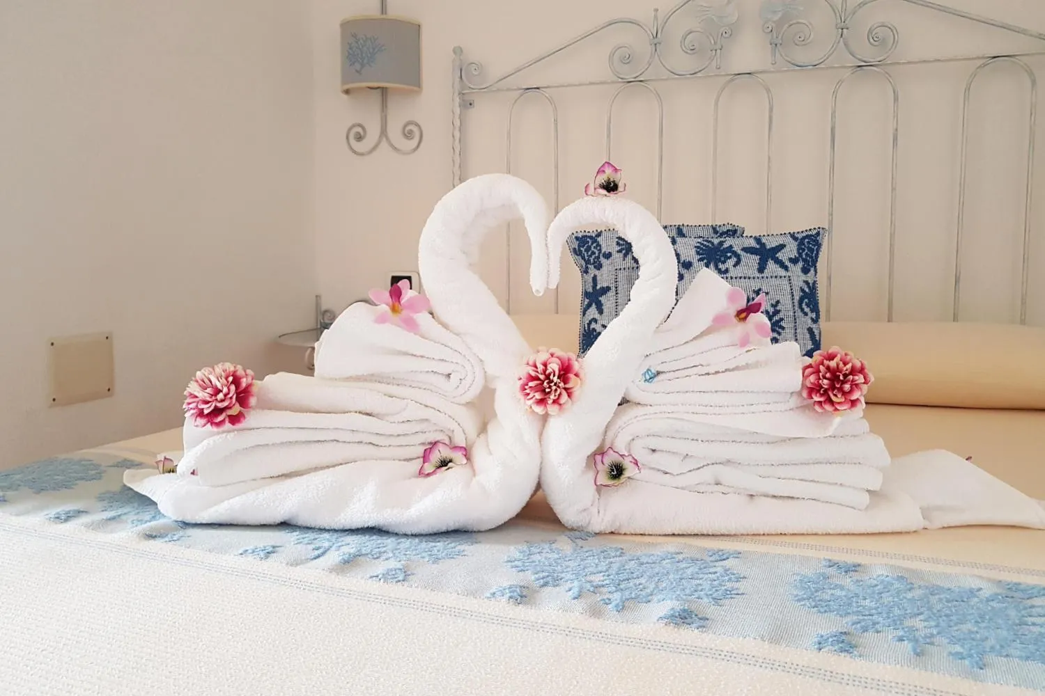 Decorative detail, Bed in Guest House Villabianca