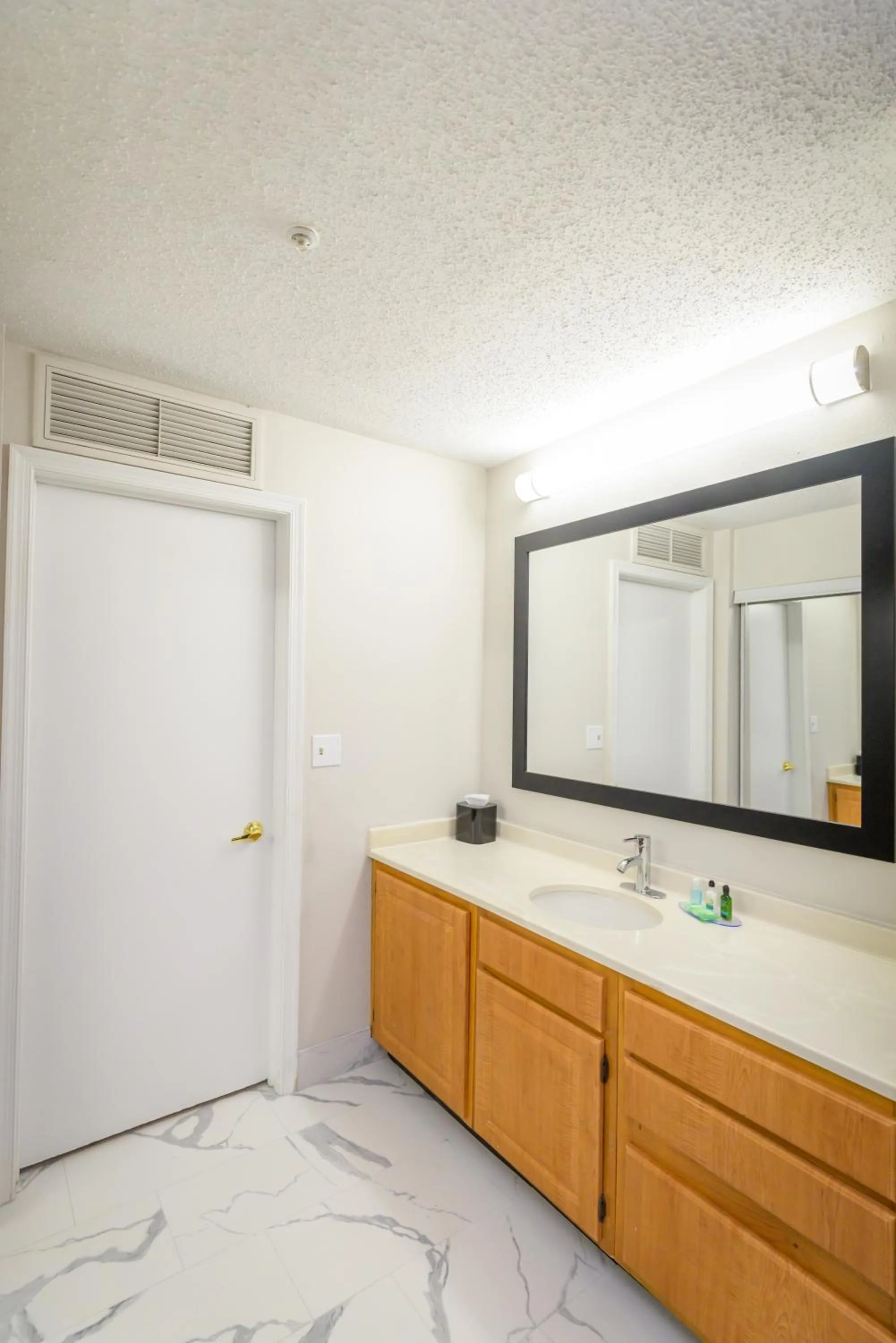 Philadelphia Suites at Airport - An Extended Stay Hotel