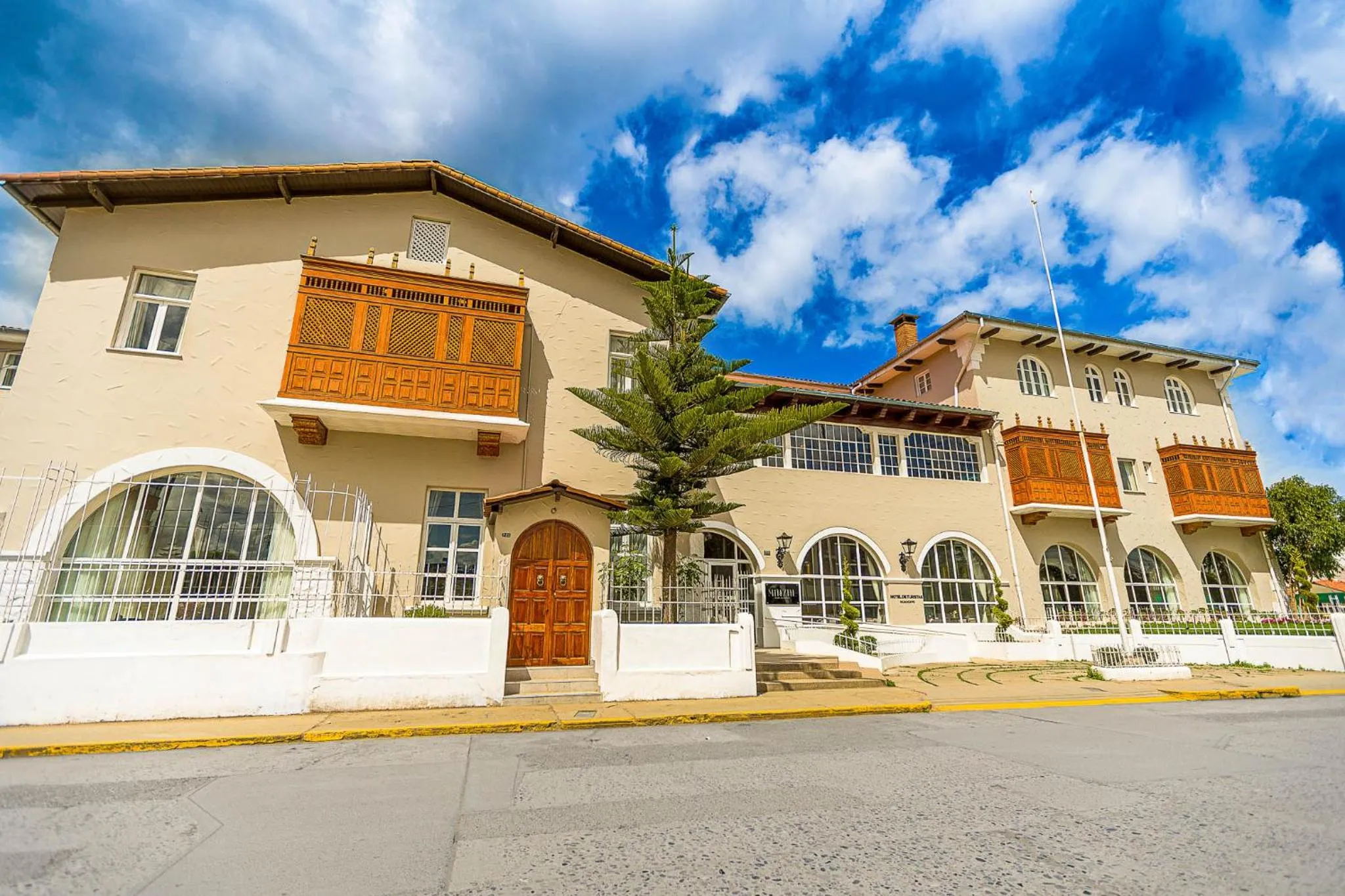 Facade/entrance in Hotel de Turistas Huancayo - Hotel Asociado Casa Andina