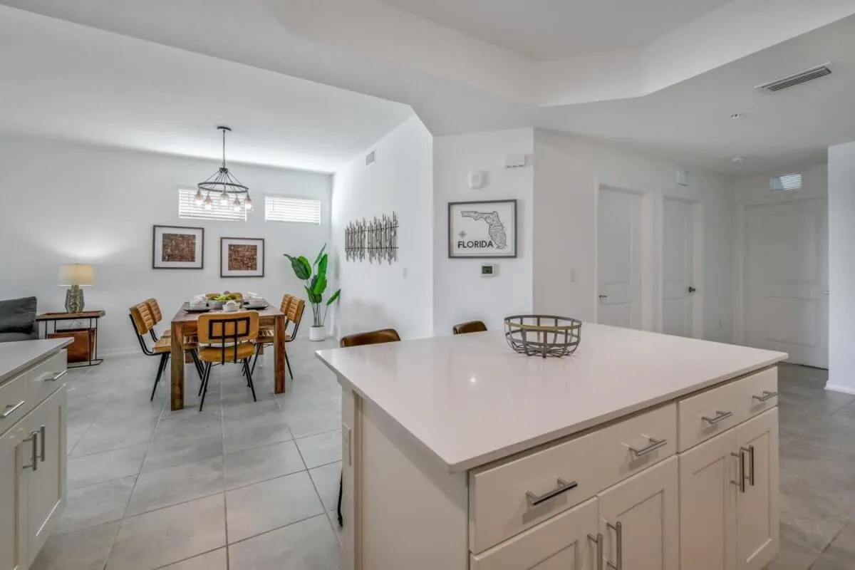 Spacious Beautiful 3-BR Condo Prime Location