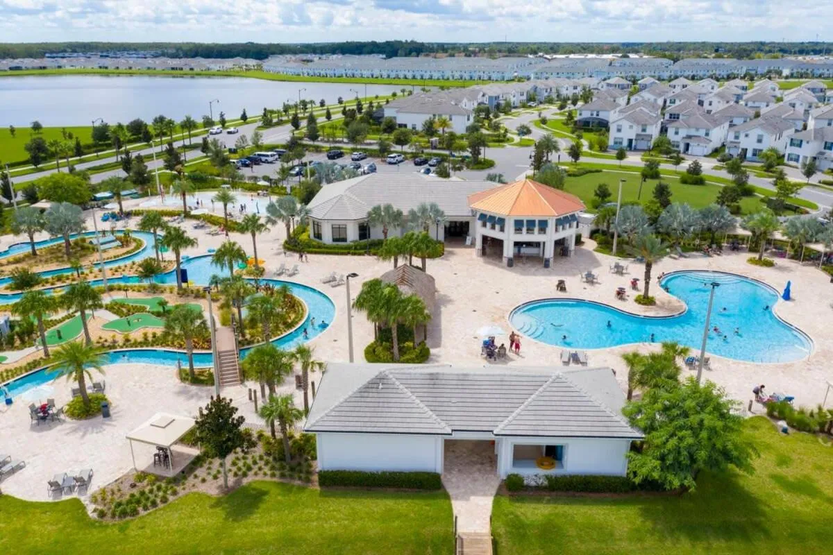 Spacious Beautiful 3-BR Condo Prime Location