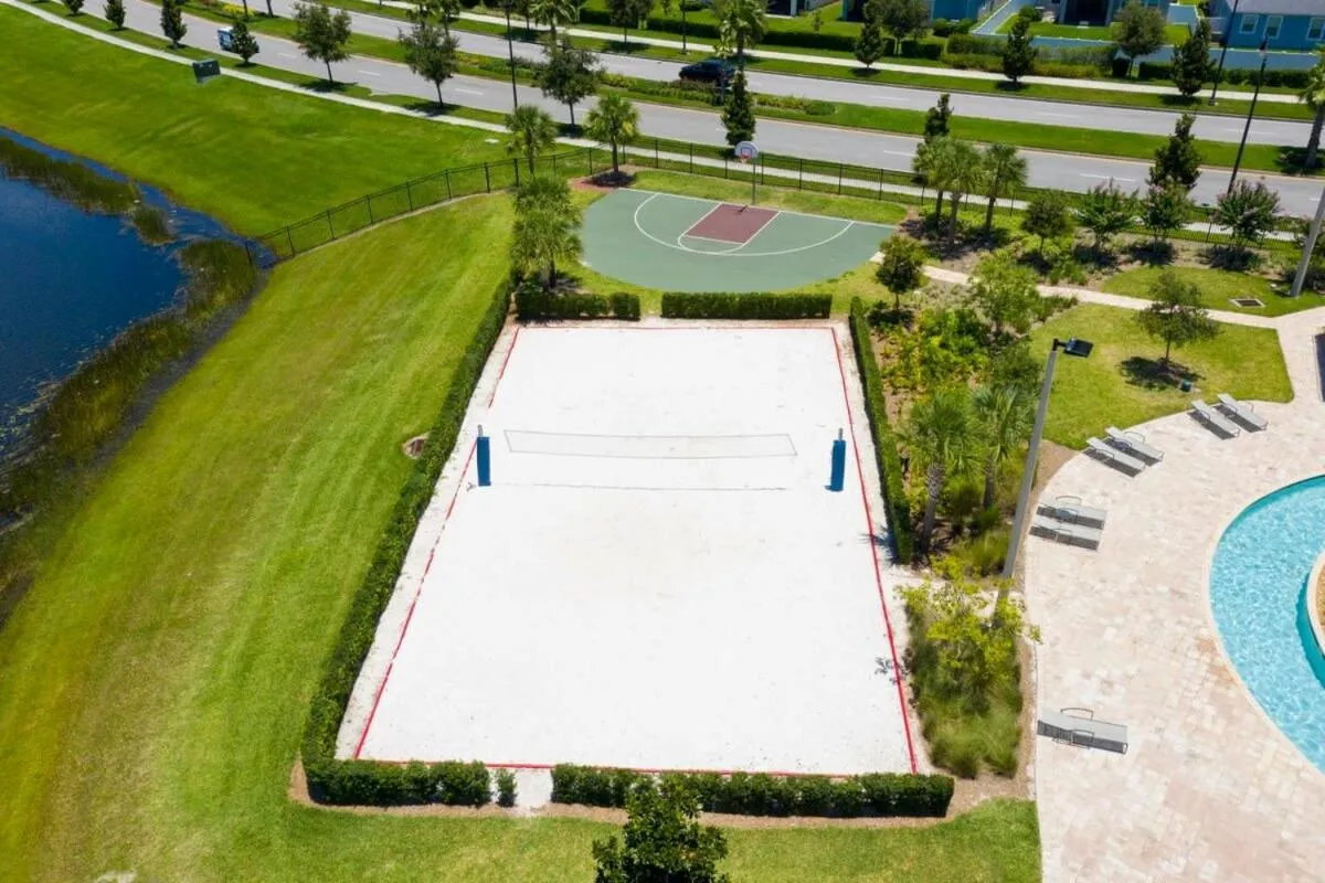 Spacious Beautiful 3-BR Condo Prime Location