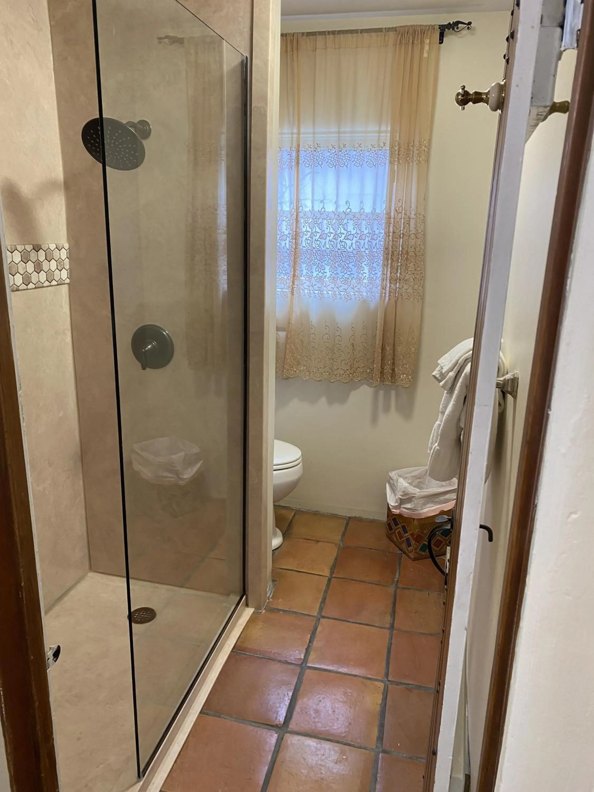 Shower in Casa de Tres Lunas/House of Three Moons