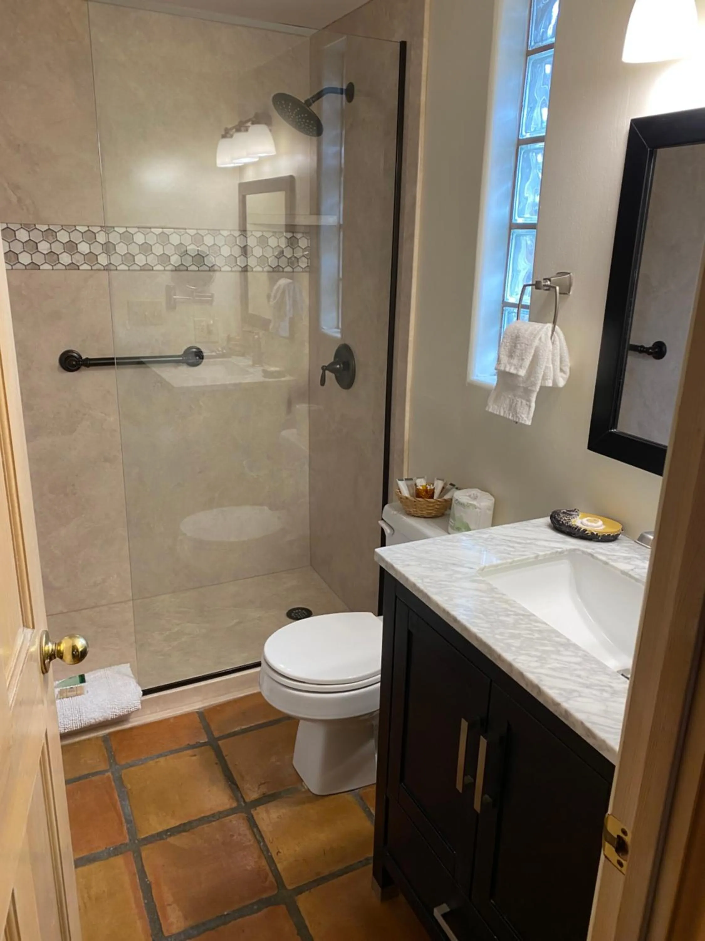 Shower in Casa de Tres Lunas/House of Three Moons