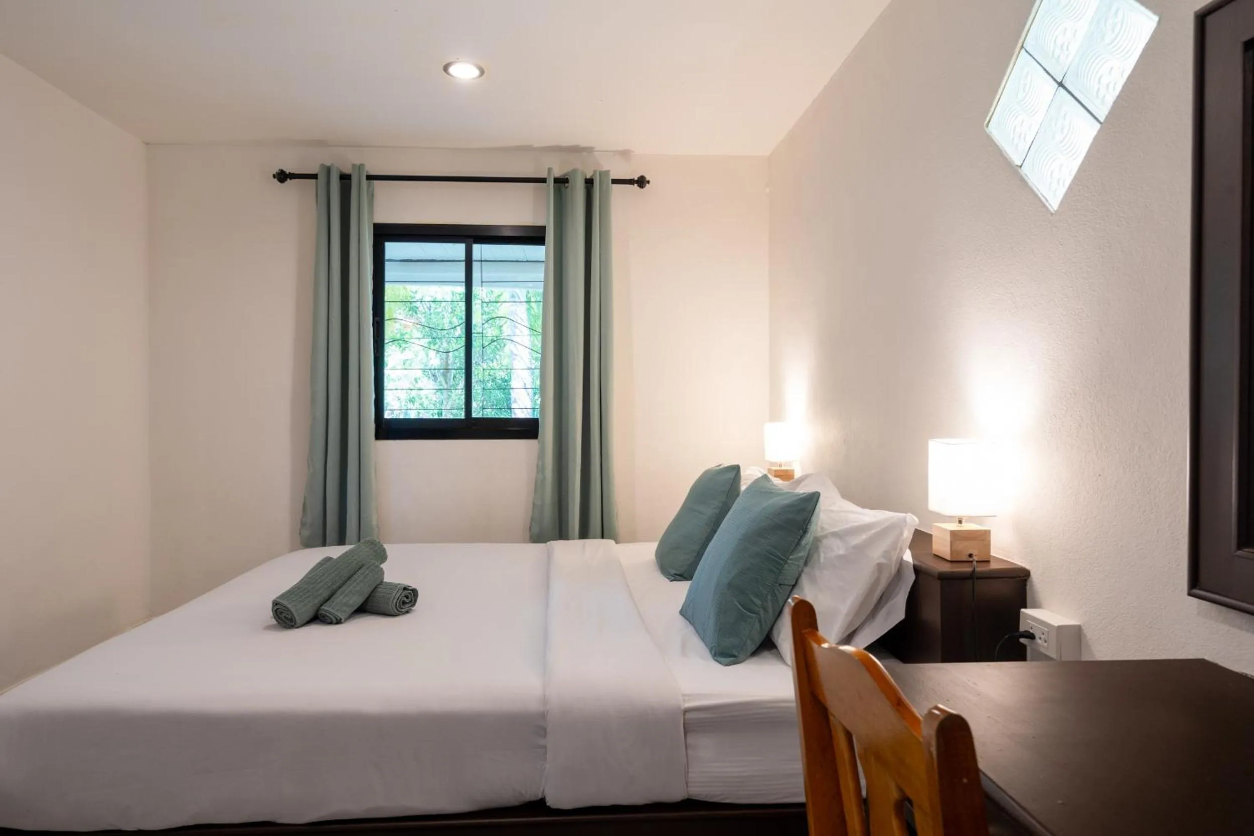 Bedroom, Bed in Lanta School Beach Resort