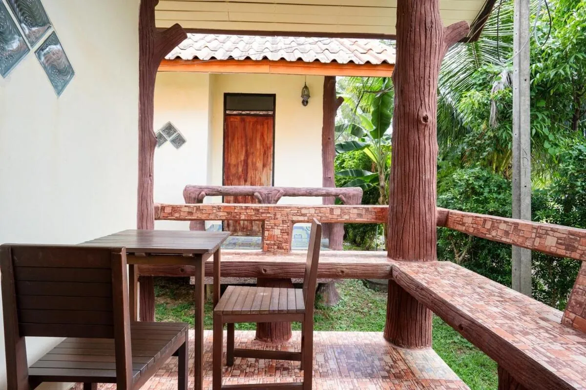 Lanta School Beach Resort