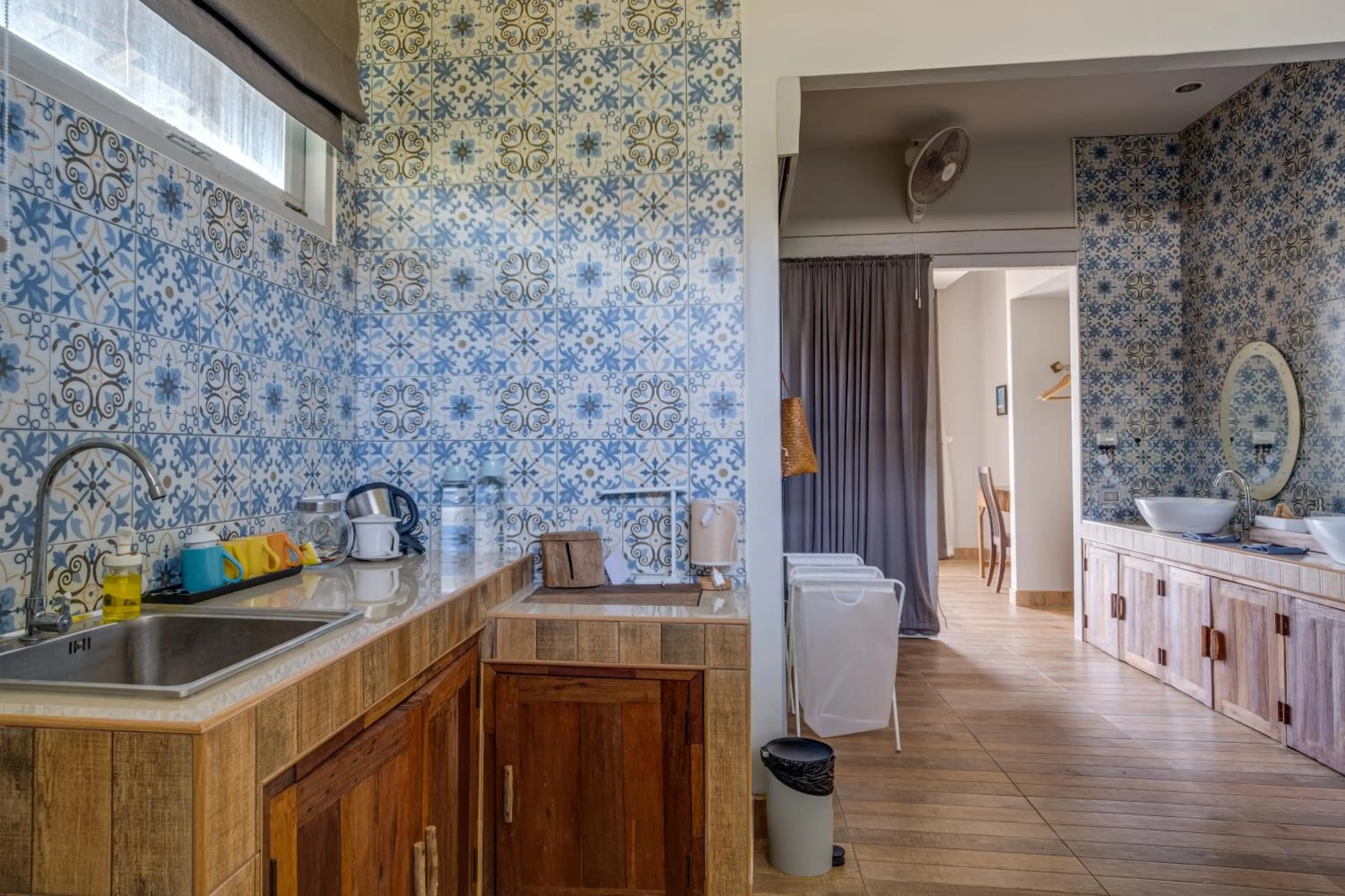 Artisan koh yao yai handcraft beachfront villas.