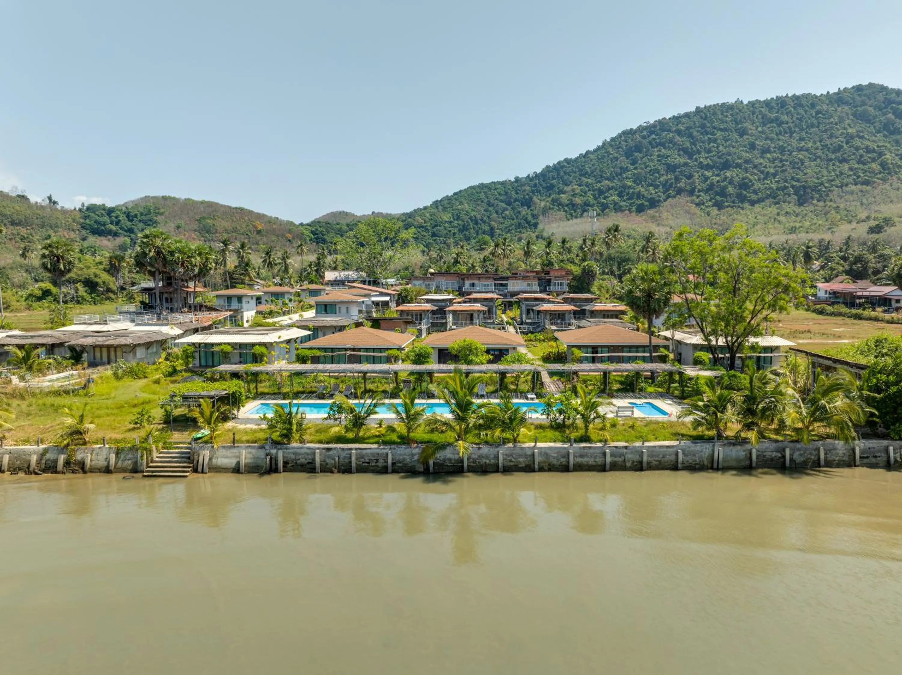 Artisan koh yao yai handcraft beachfront villas.