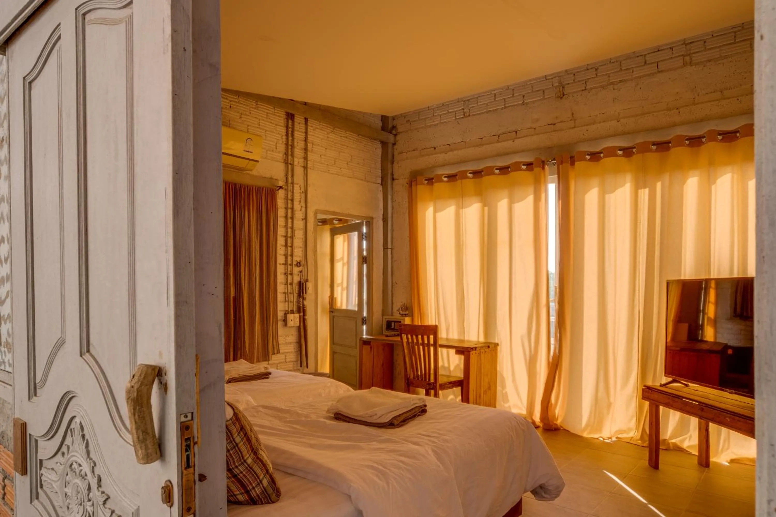 Bed in Artisan koh yao yai handcraft beachfront villas.