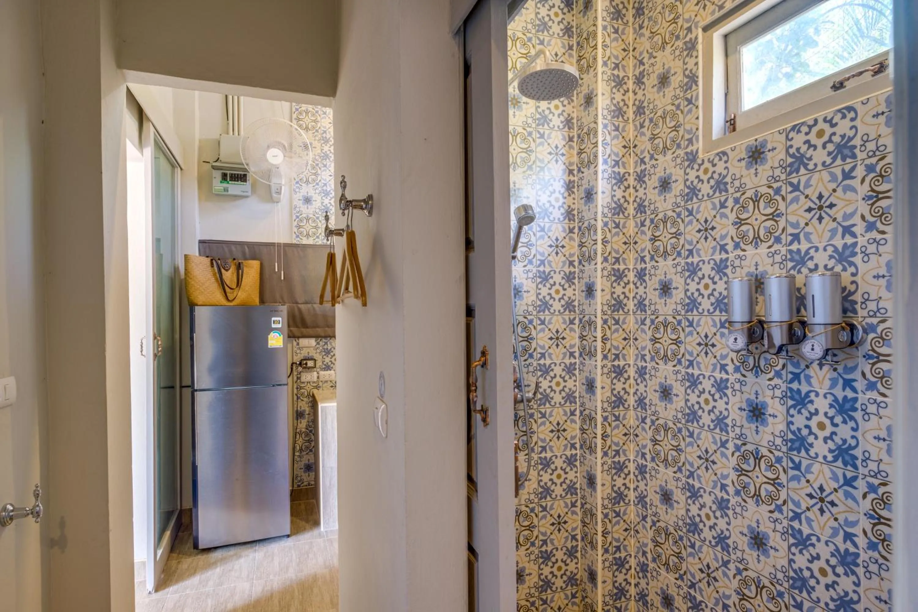 Artisan koh yao yai handcraft beachfront villas.