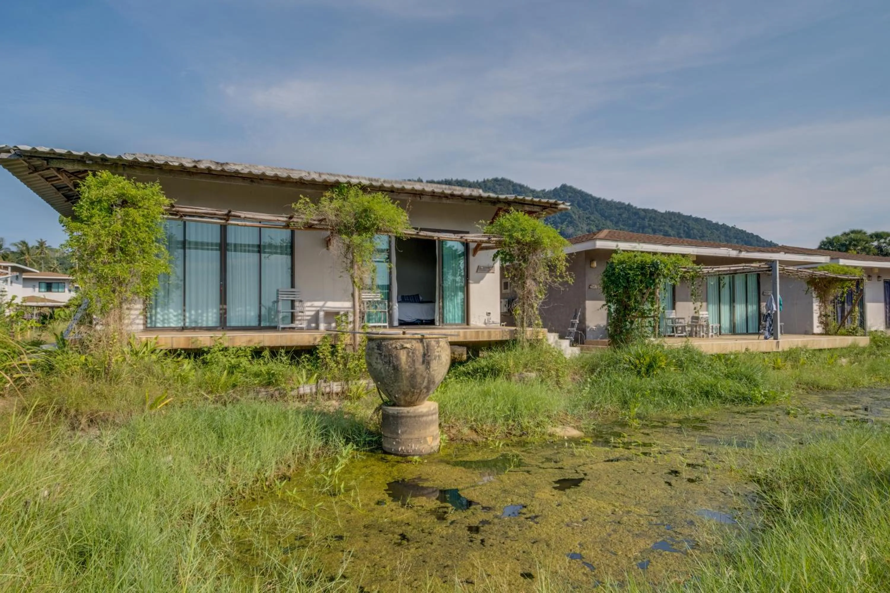 Artisan koh yao yai handcraft beachfront villas.