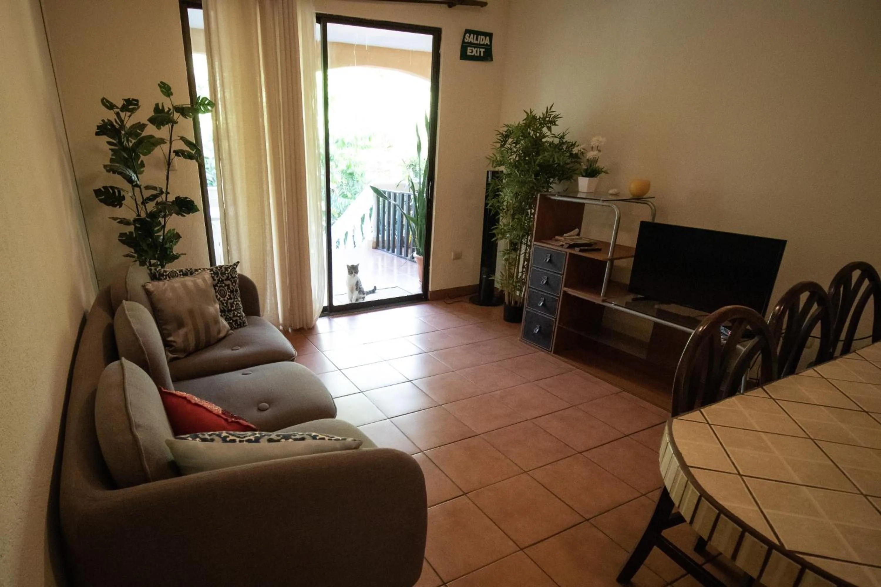 Apartment with Balcony in Anona Guesthouse