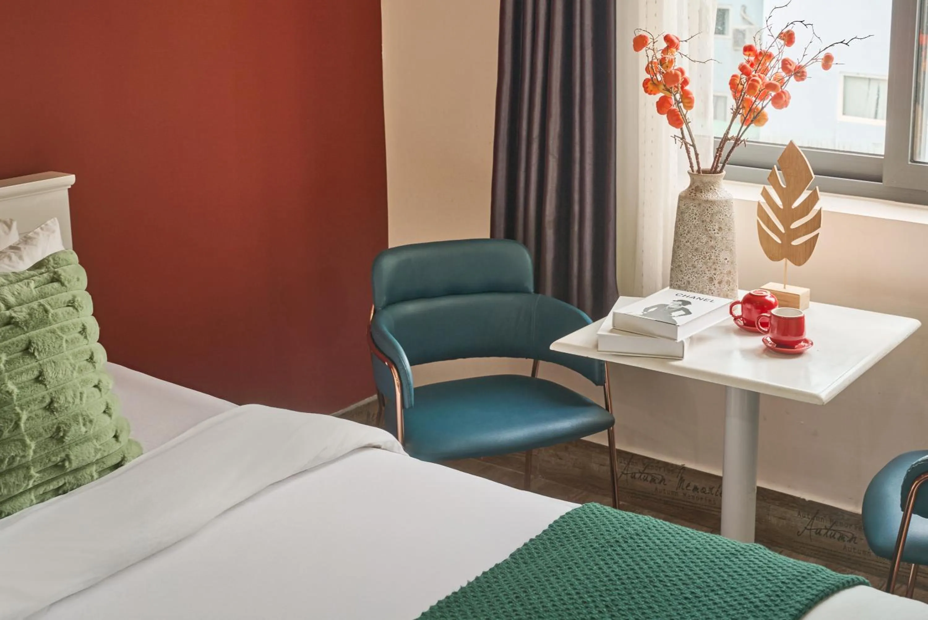 Bed in The Passion Hotel Airport - 5 minutes to Tan Son Nhat