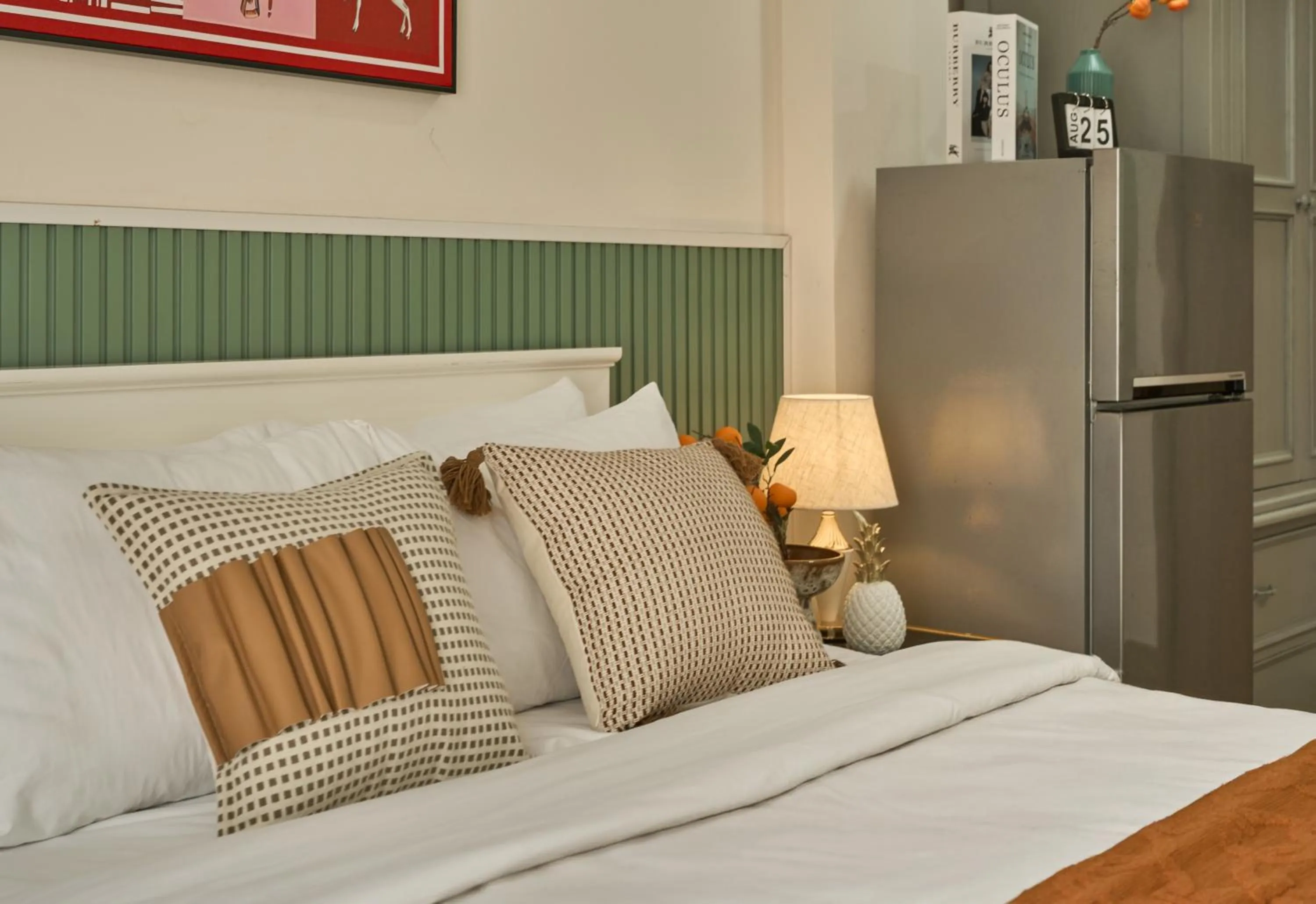 Bed in The Passion Hotel Airport - 5 minutes to Tan Son Nhat