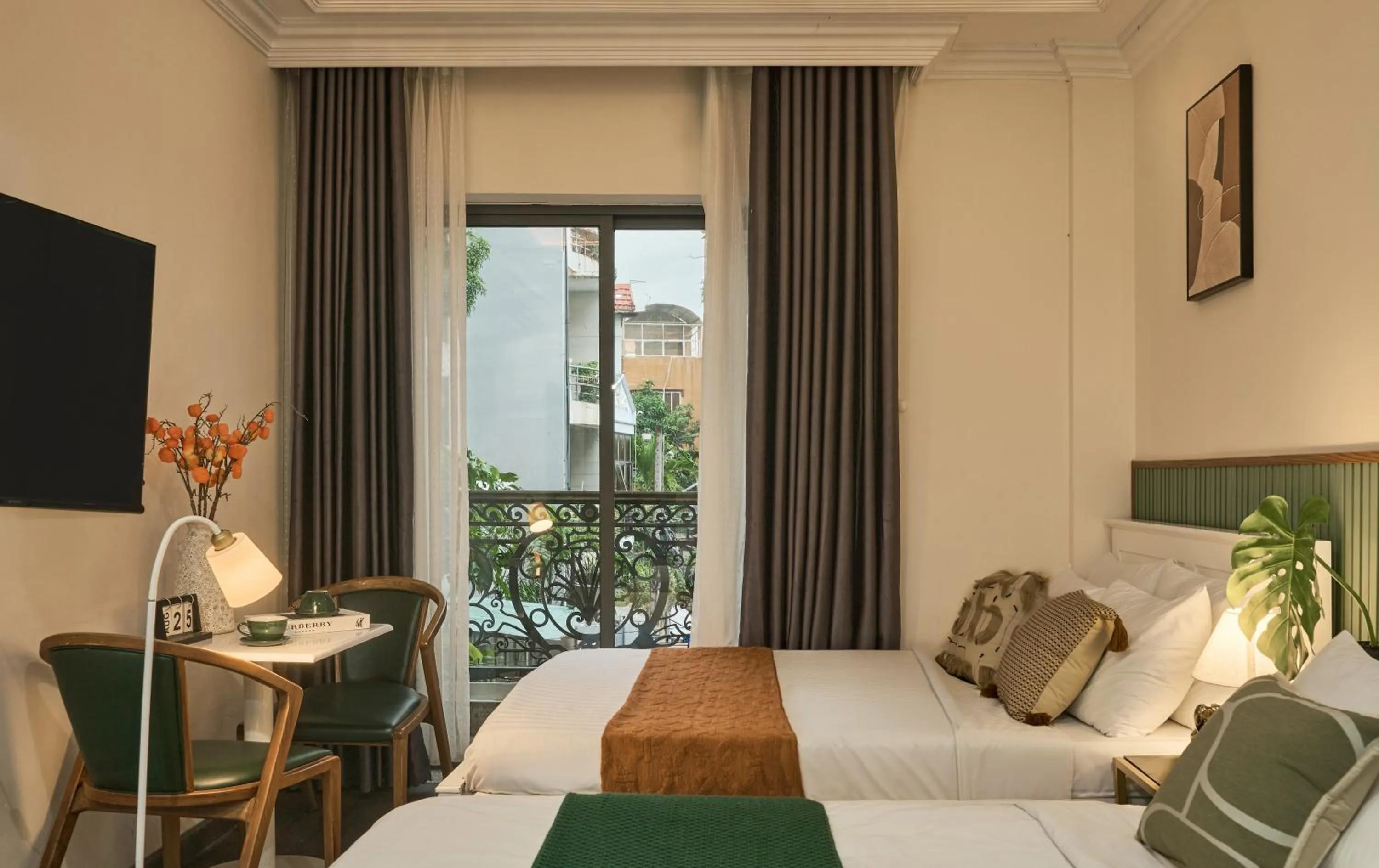 The Passion Hotel Airport - 5 minutes to Tan Son Nhat