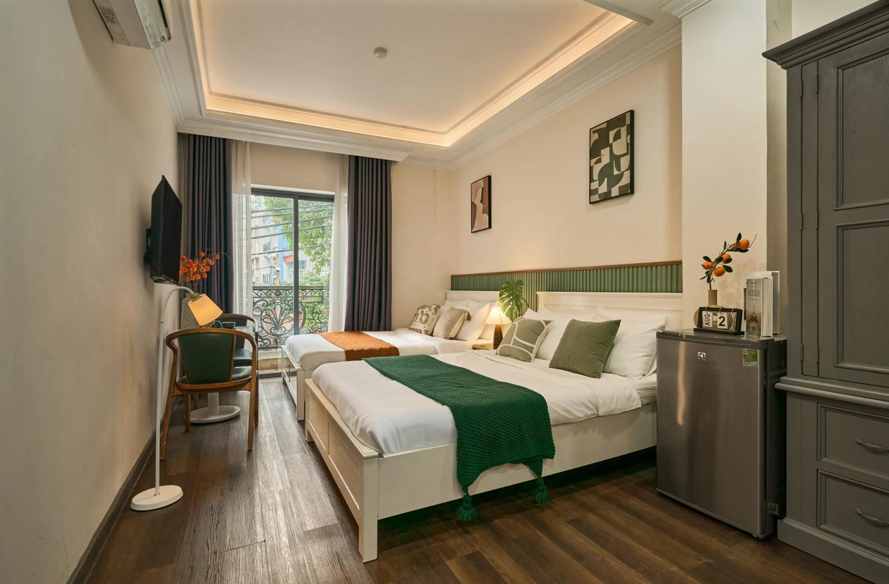 Bed in The Passion Hotel Airport - 5 minutes to Tan Son Nhat