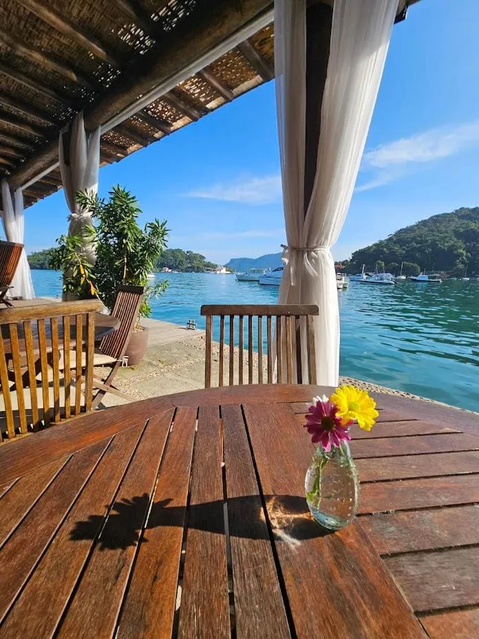 Restaurant/places to eat in Pousada e Mergulho Jamanta