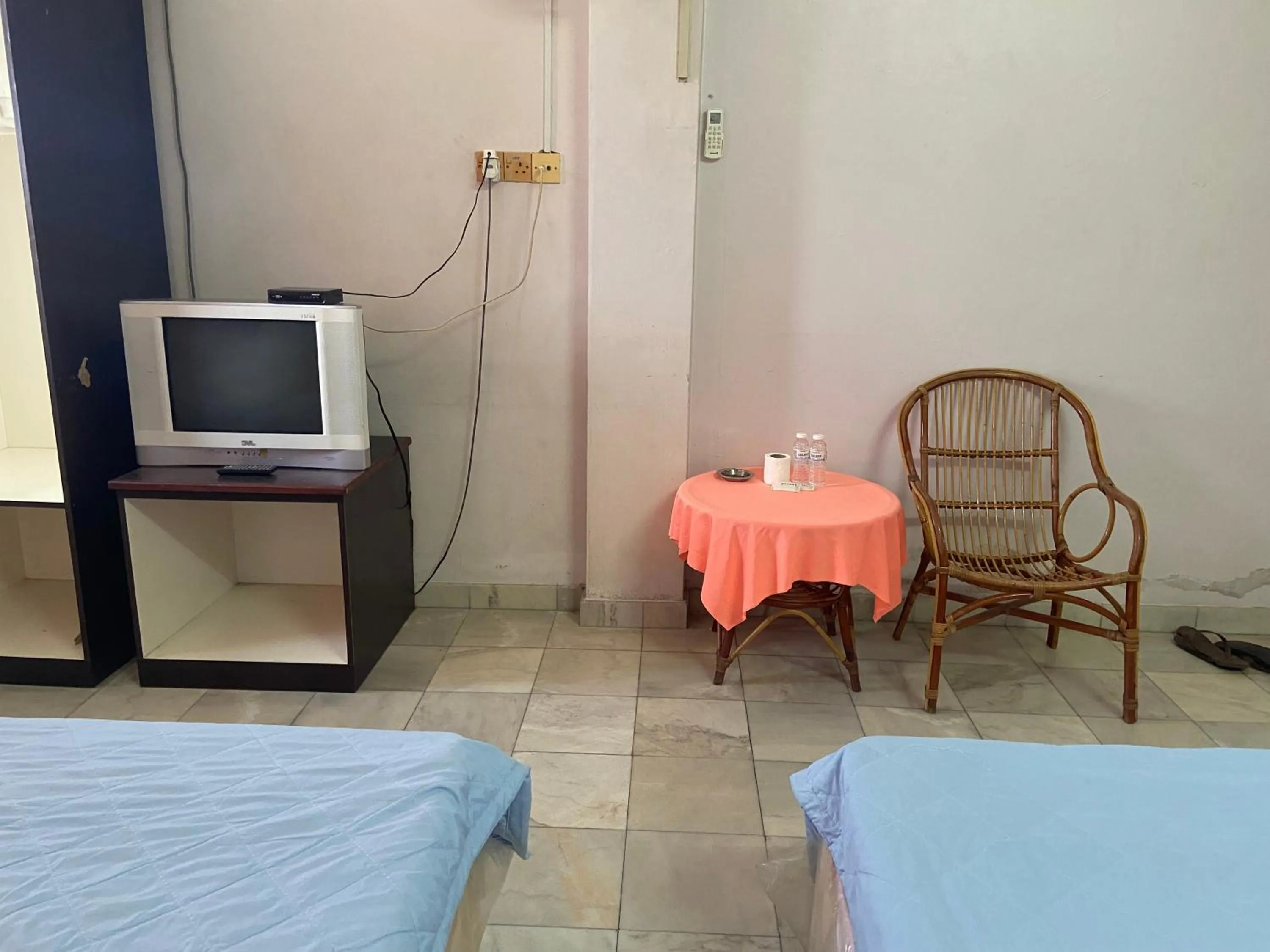 Deluxe Family Room in OYO 90885 Bera Pentagon Inn