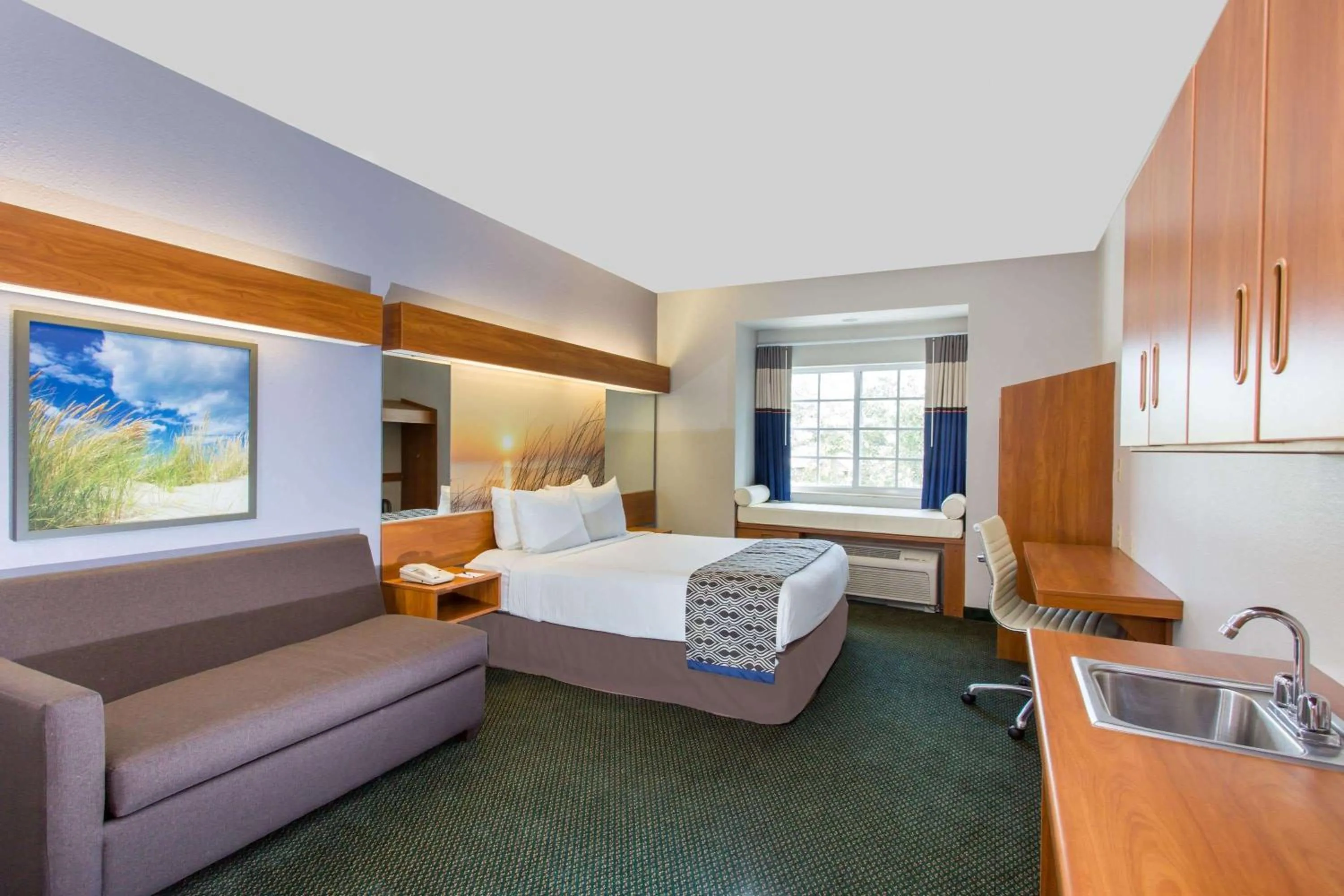 Photo of the whole room, Bed in Microtel Inn & Suites by Wyndham Port Charlotte Punta Gorda