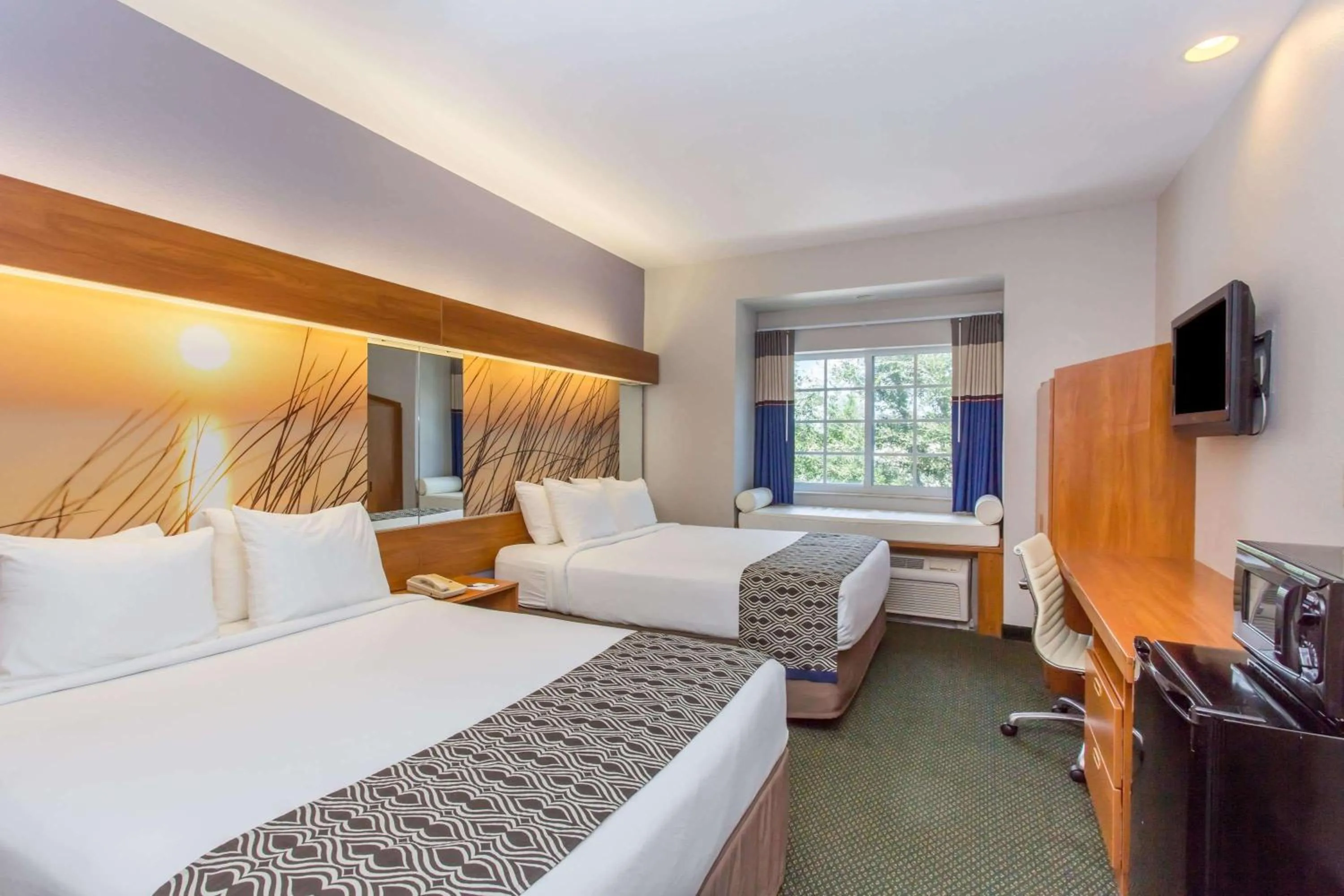 Photo of the whole room, Bed in Microtel Inn & Suites by Wyndham Port Charlotte Punta Gorda