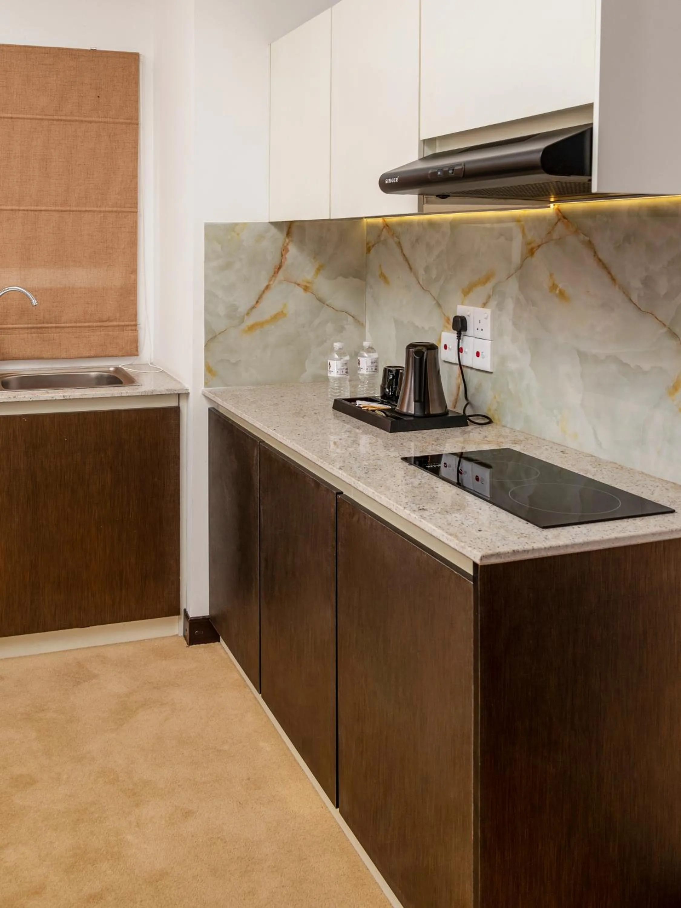 Coffee/tea facilities in Corundum Breeze Negombo