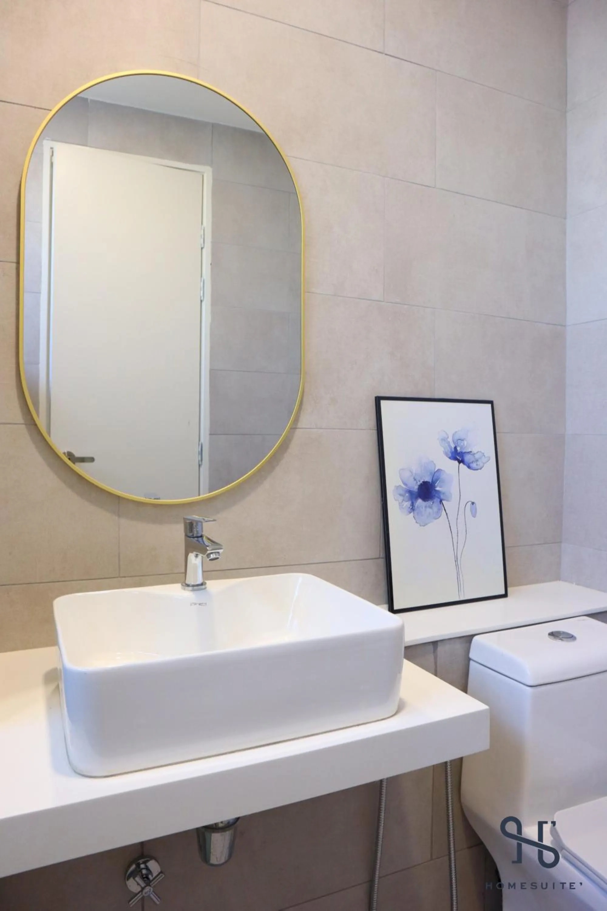 Bathroom in The Shore by Homesuite'