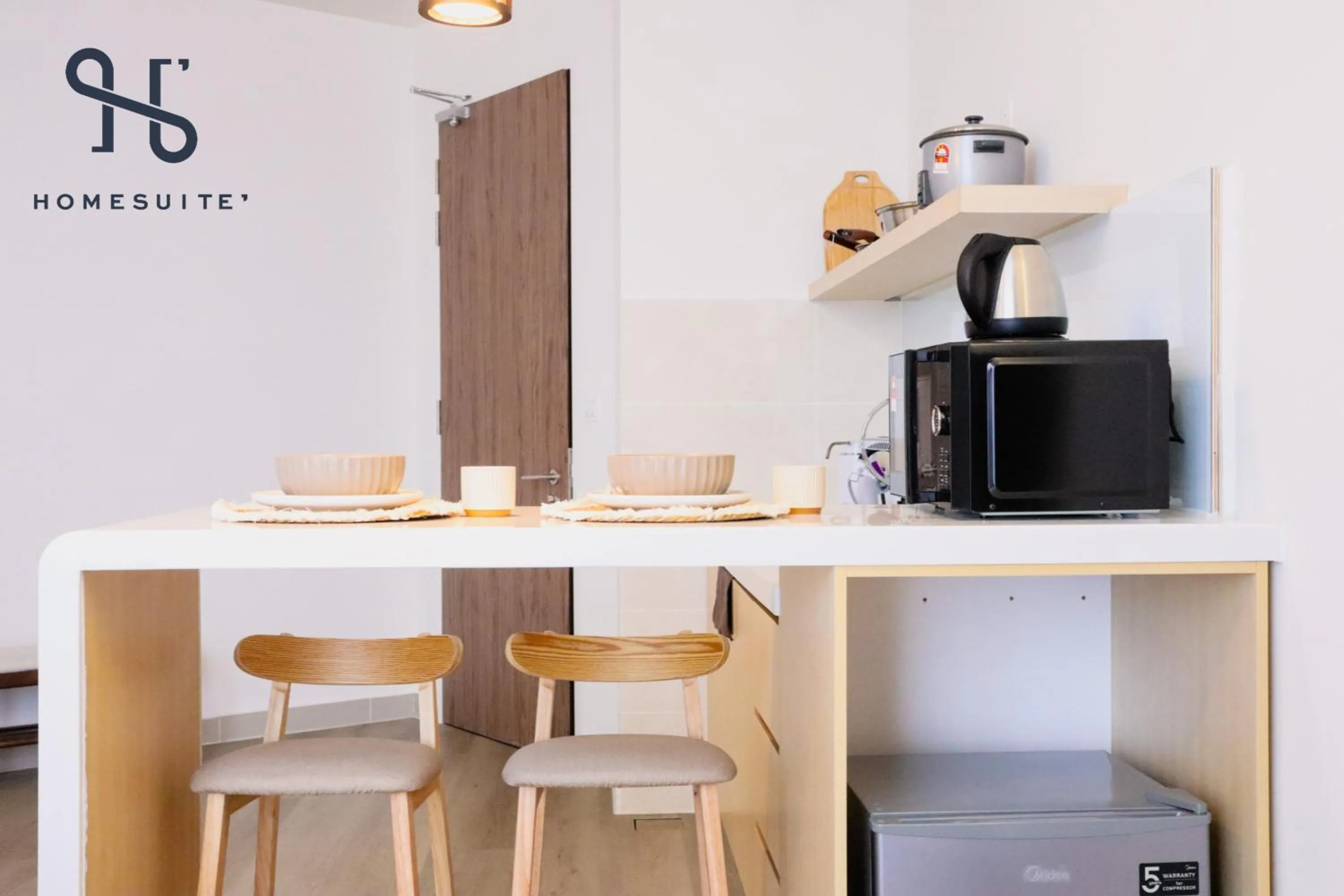 Kitchen or kitchenette in The Shore by Homesuite'