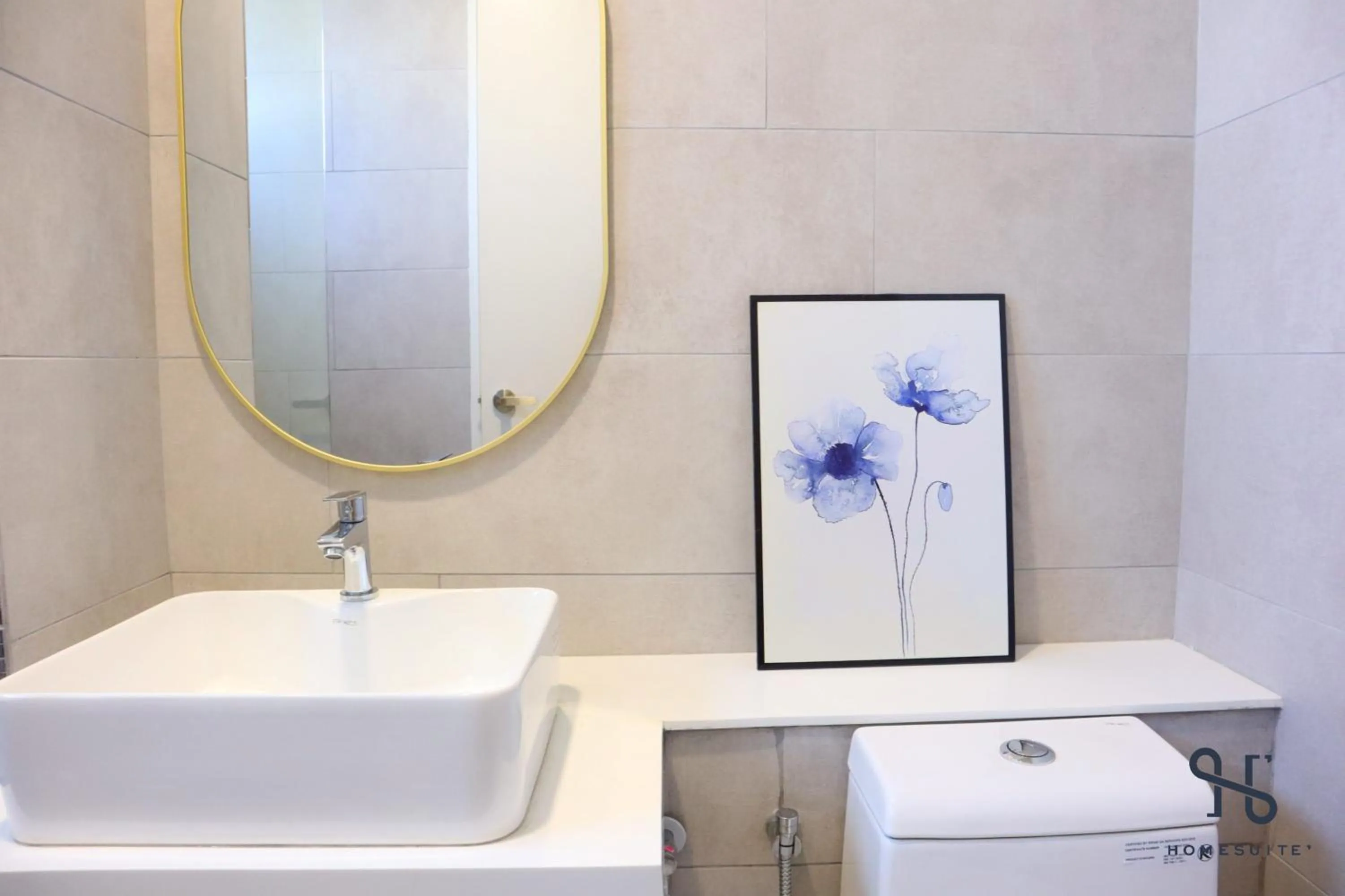 Bathroom in The Shore by Homesuite'