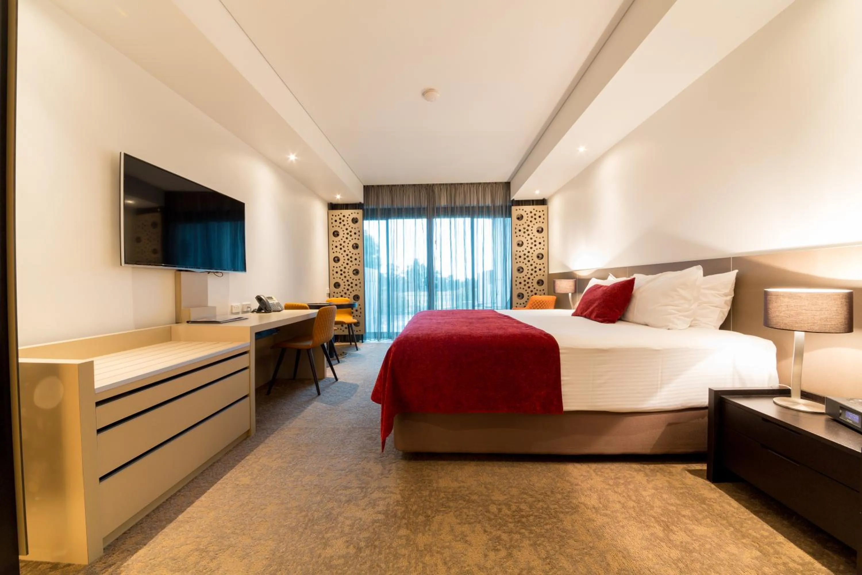 Property building, Bed in Bridges Villas Barooga