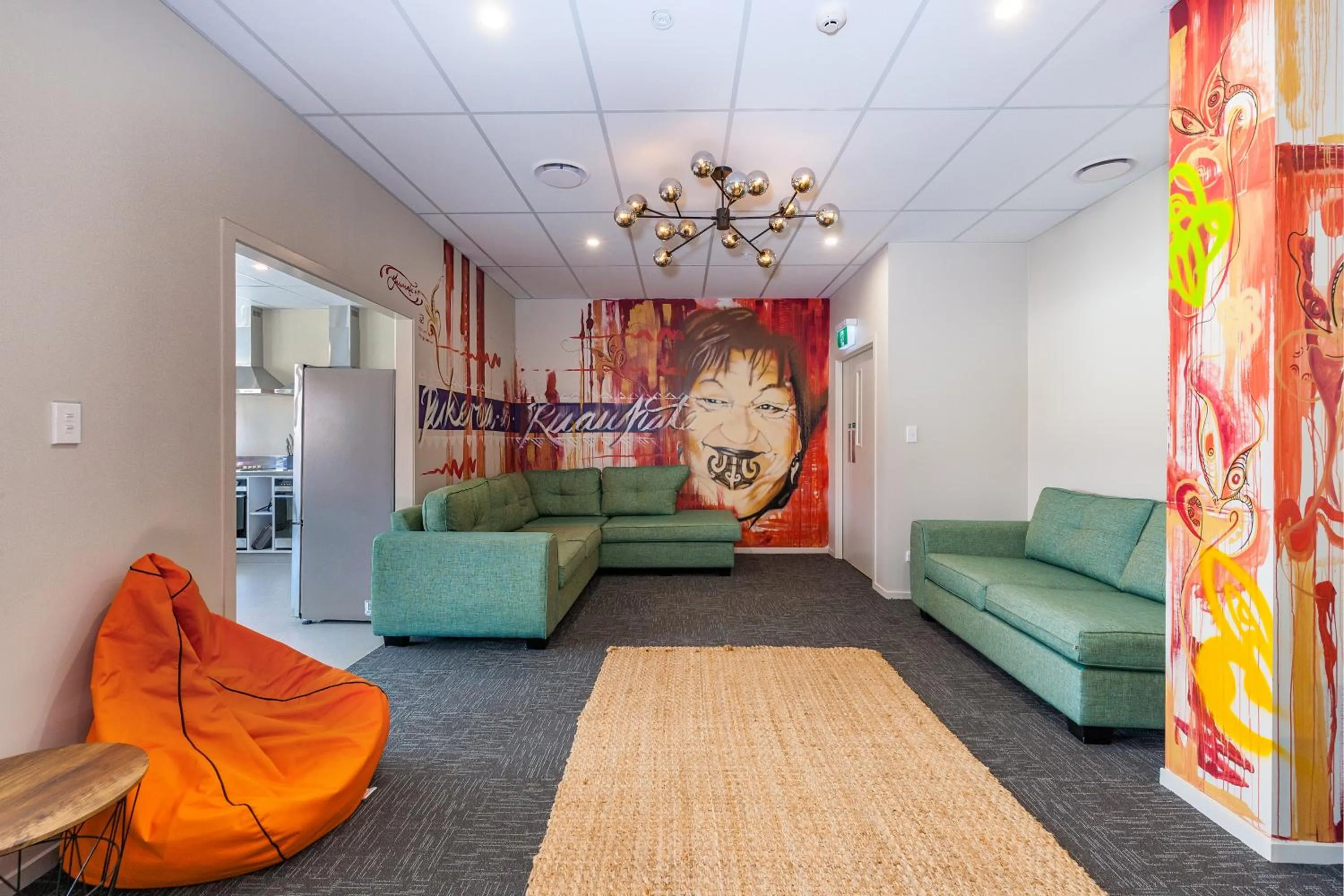 Living room in Rock Solid Backpackers Rotorua