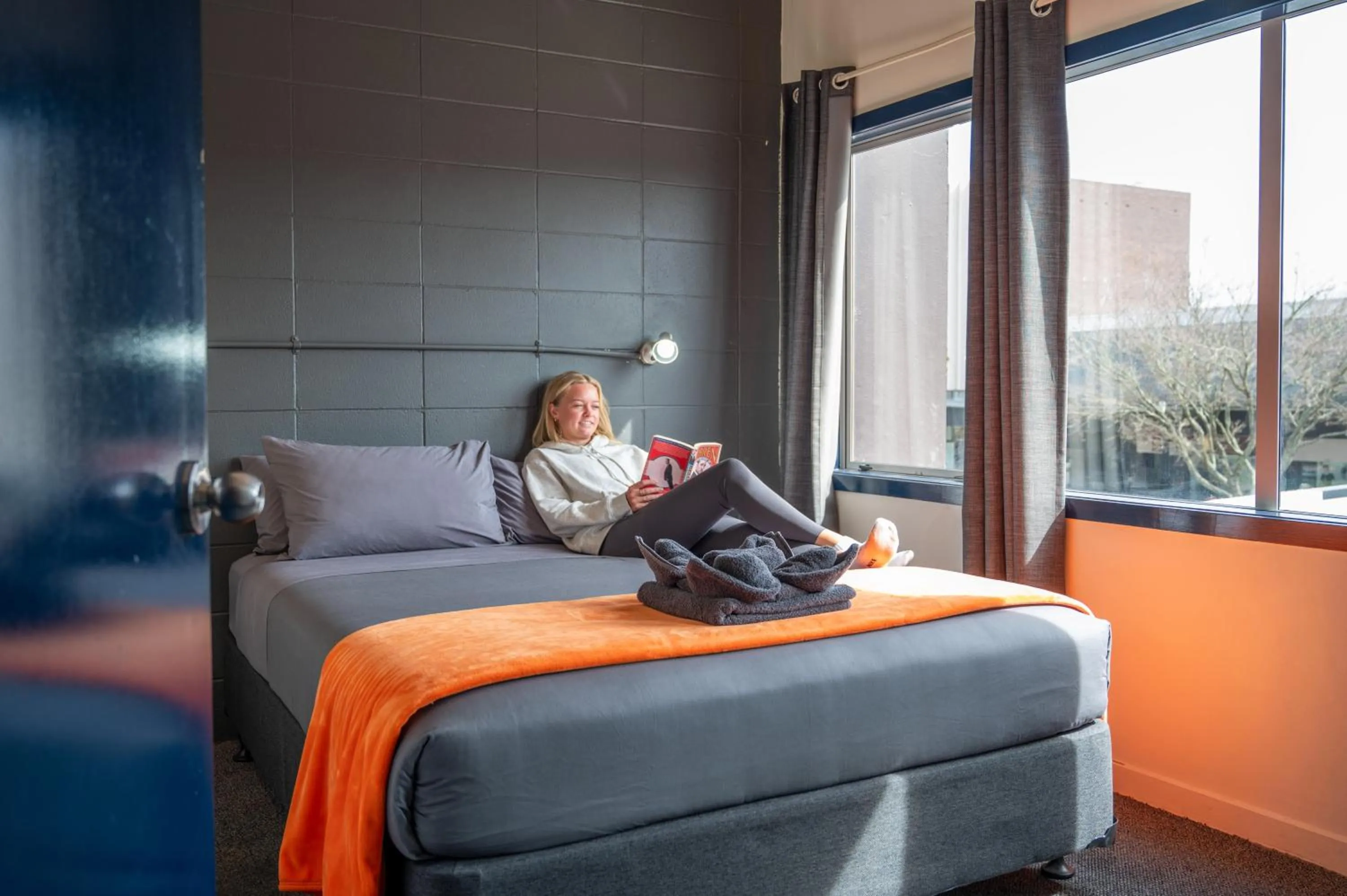 Bed in Rock Solid Backpackers Rotorua