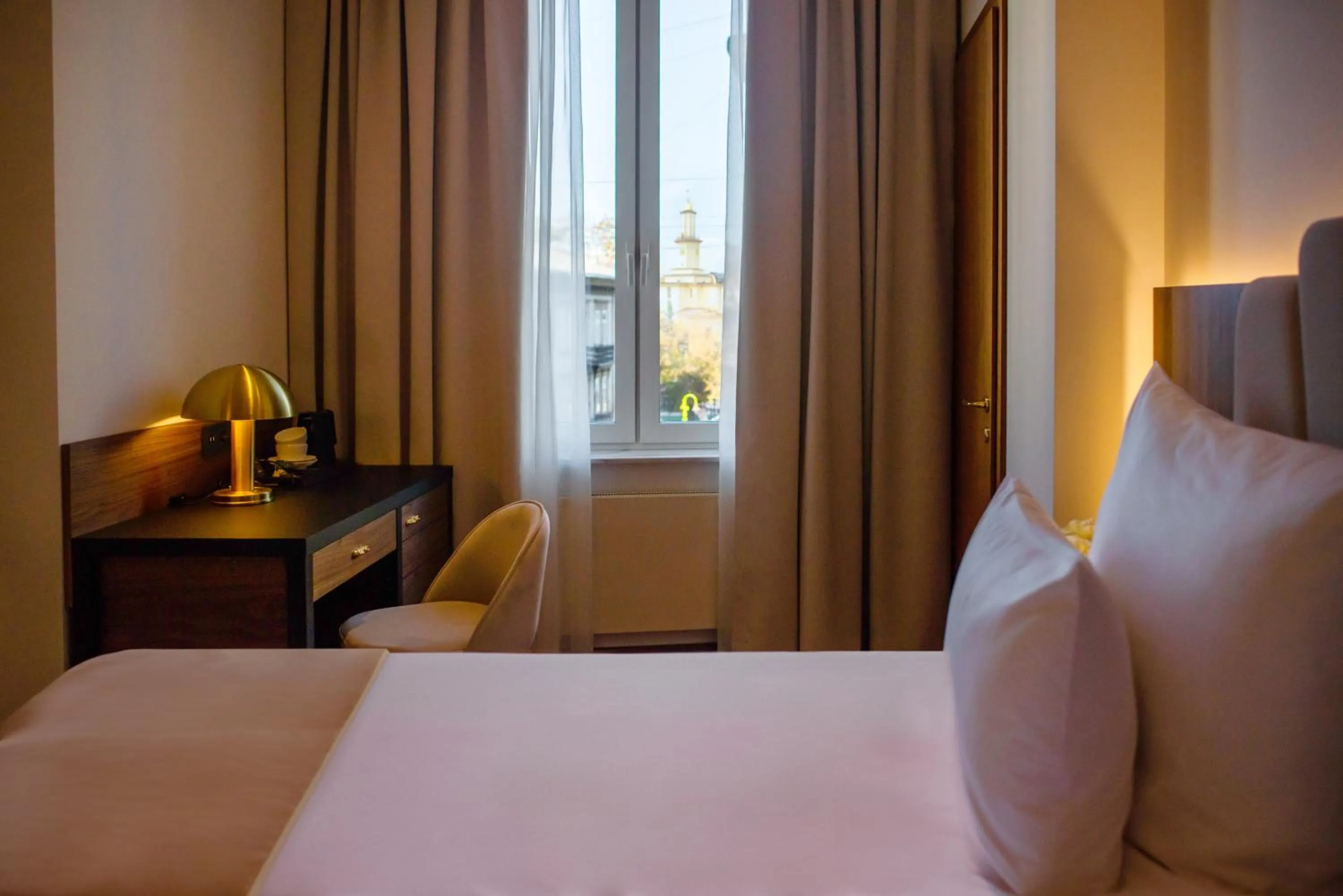 Photo of the whole room, Bed in Nadiya Palace & Wellness