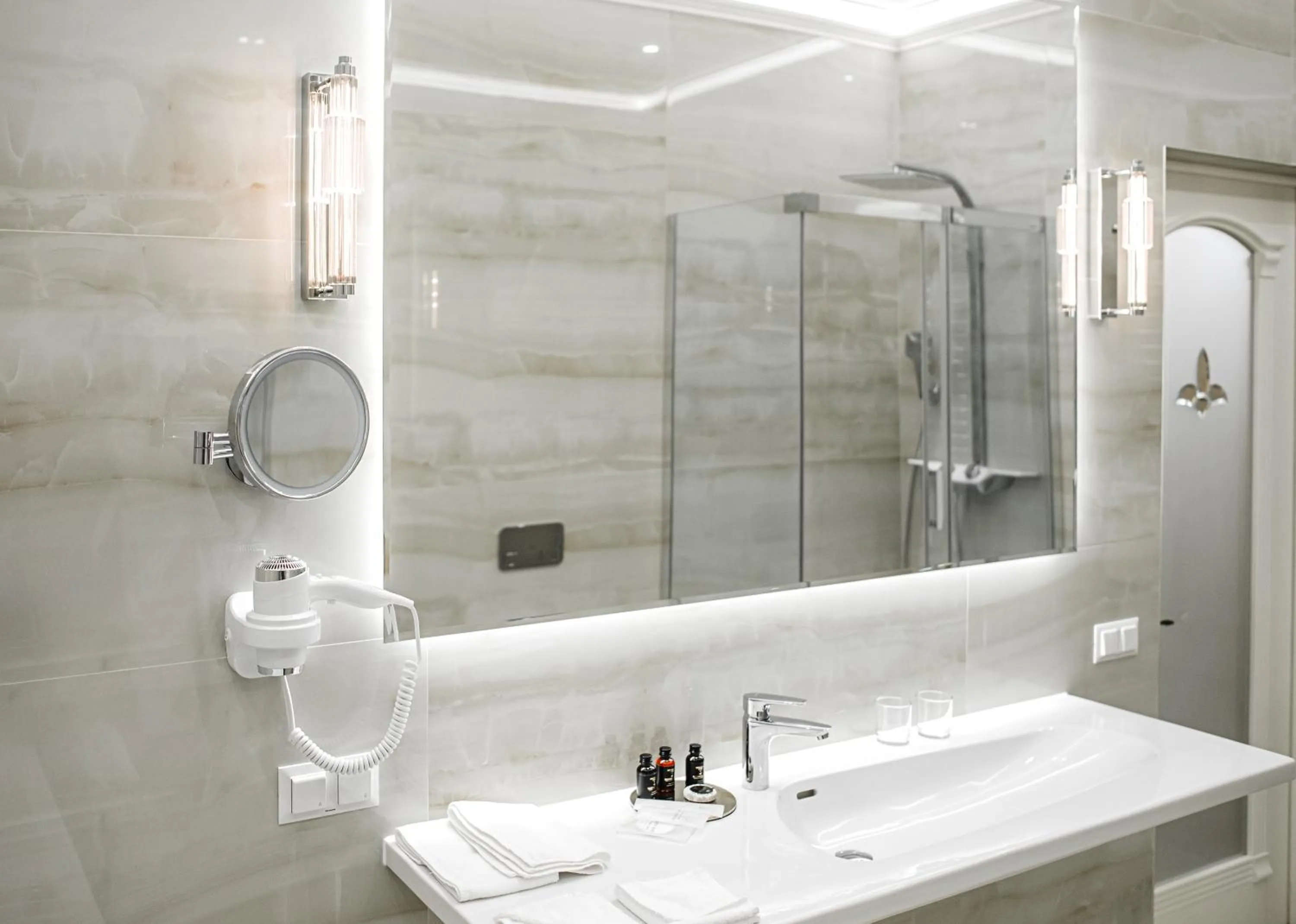 Bath in Nadiya Palace & Wellness